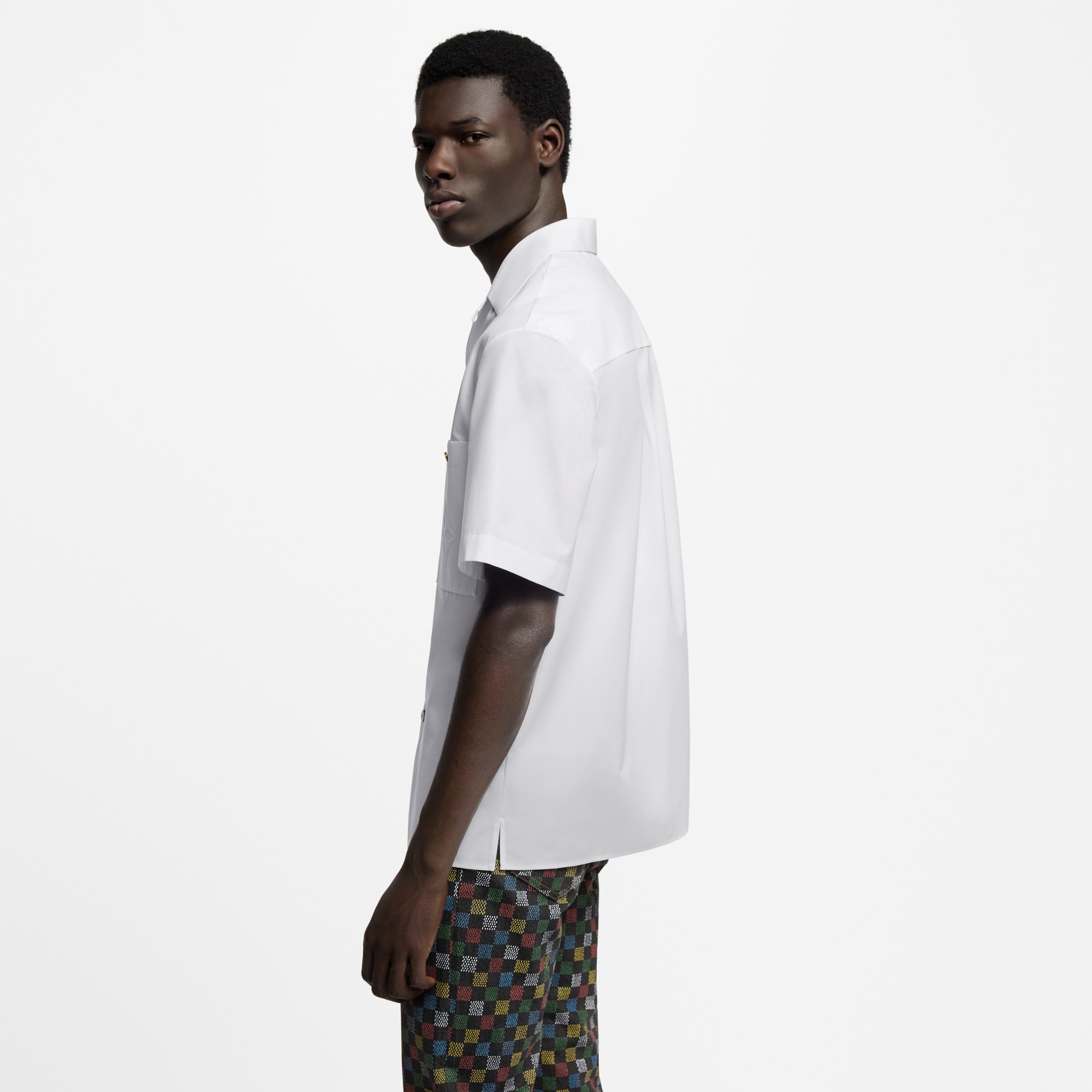 Kurzarm-Hemd aus Baumwolle mit Signatur  Herren Ready to Wear Hemden | LOUIS VUITTON (Zoom)