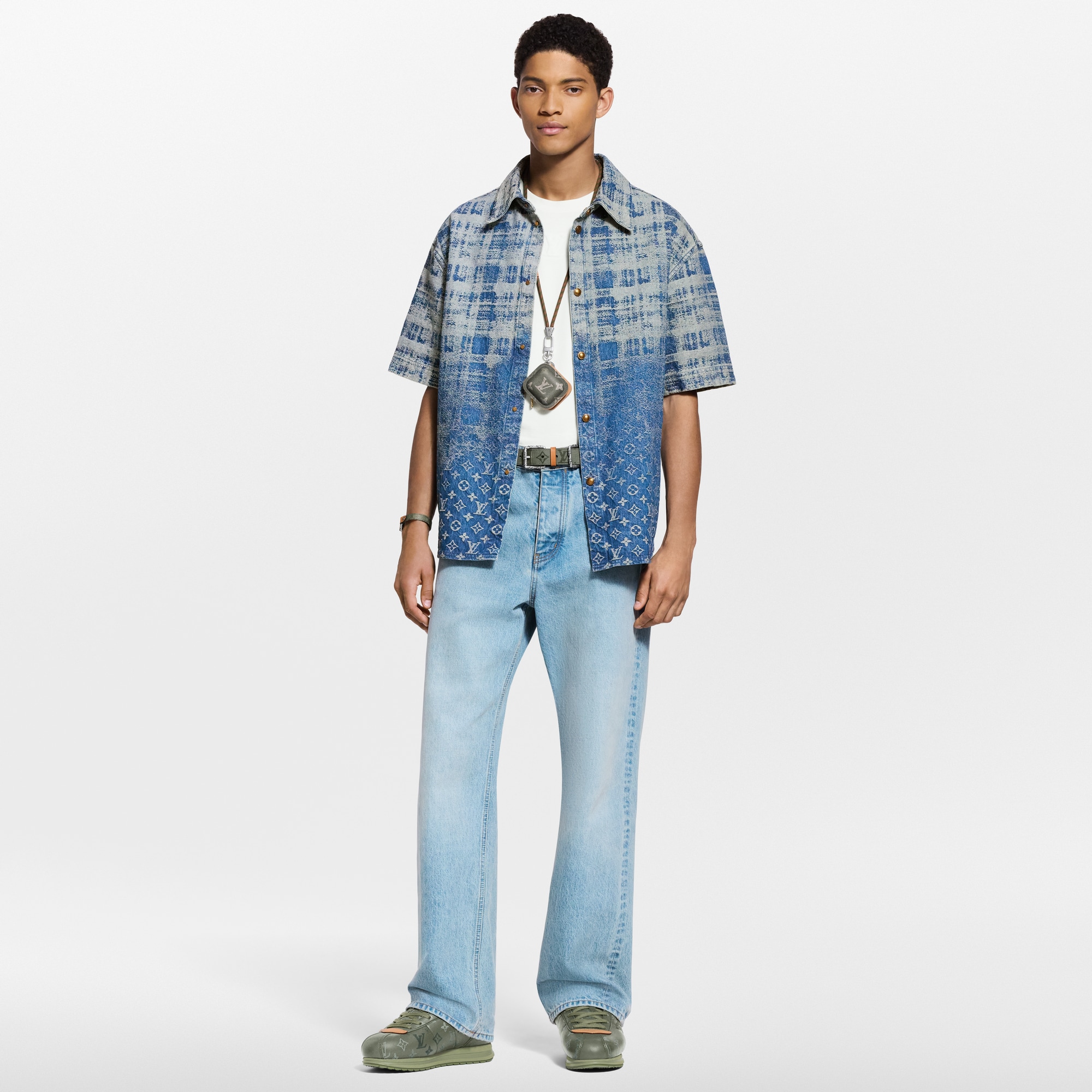 Kurzarm-Hemd aus Denim  Herren Ready to Wear Hemden | LOUIS VUITTON (Zoom)