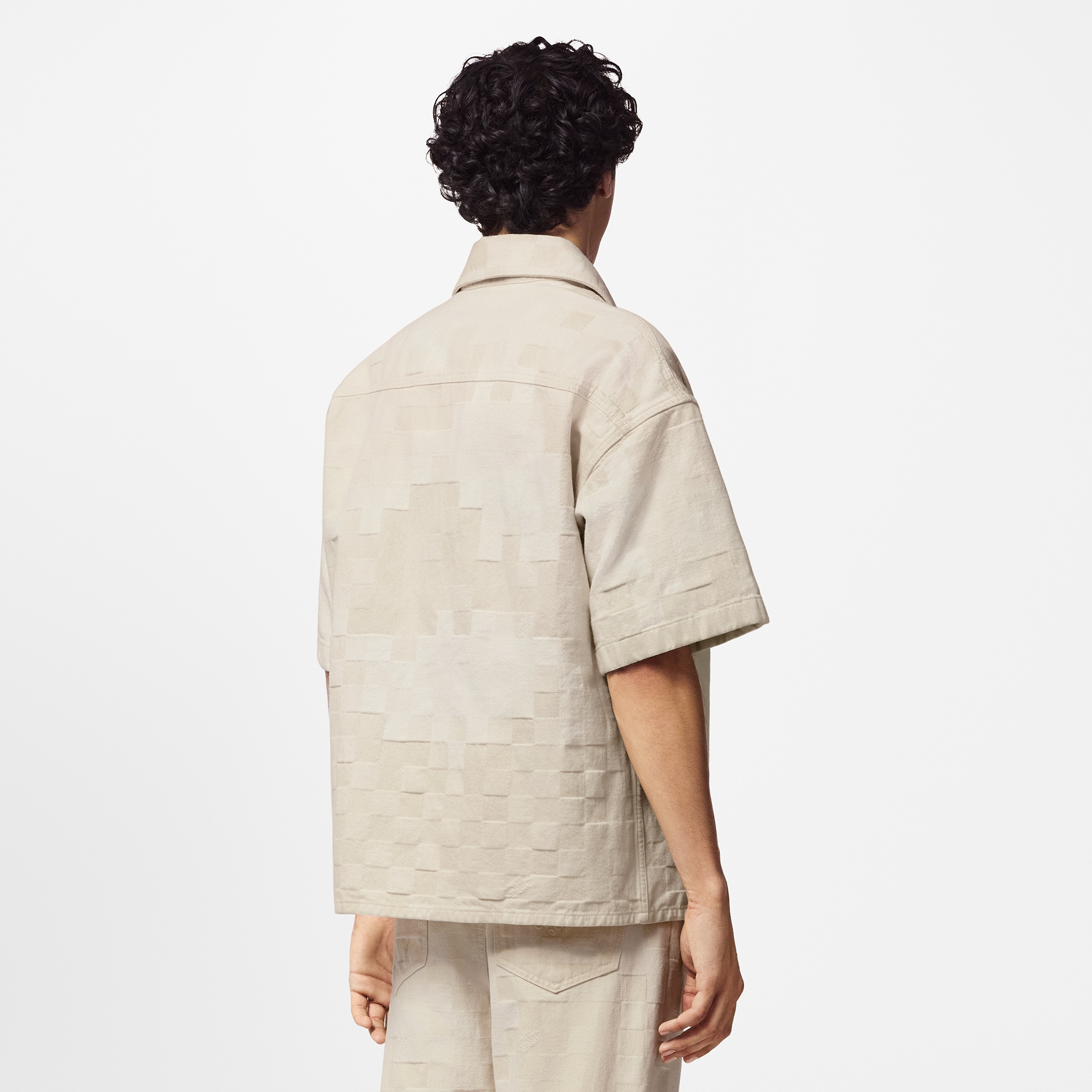 Kurzarm-Hemd aus Denim mit Damier-Motiv  Herren Ready to Wear Hemden | LOUIS VUITTON (Zoom)