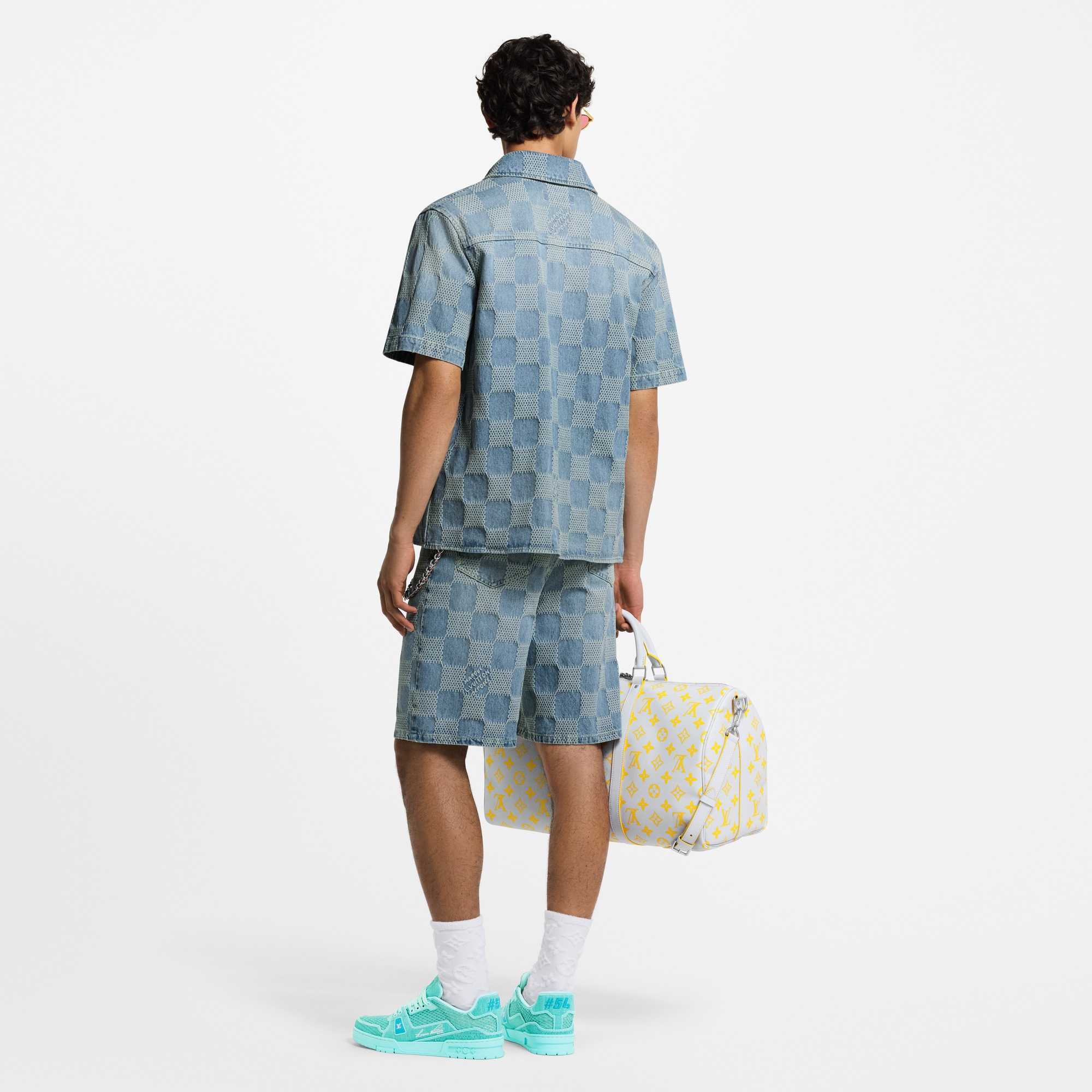 Kurzarm-Hemd aus leichtem Denim mit 3D Damier-Motiv  Herren Ready to Wear Hemden | LOUIS VUITTON (Zoom)