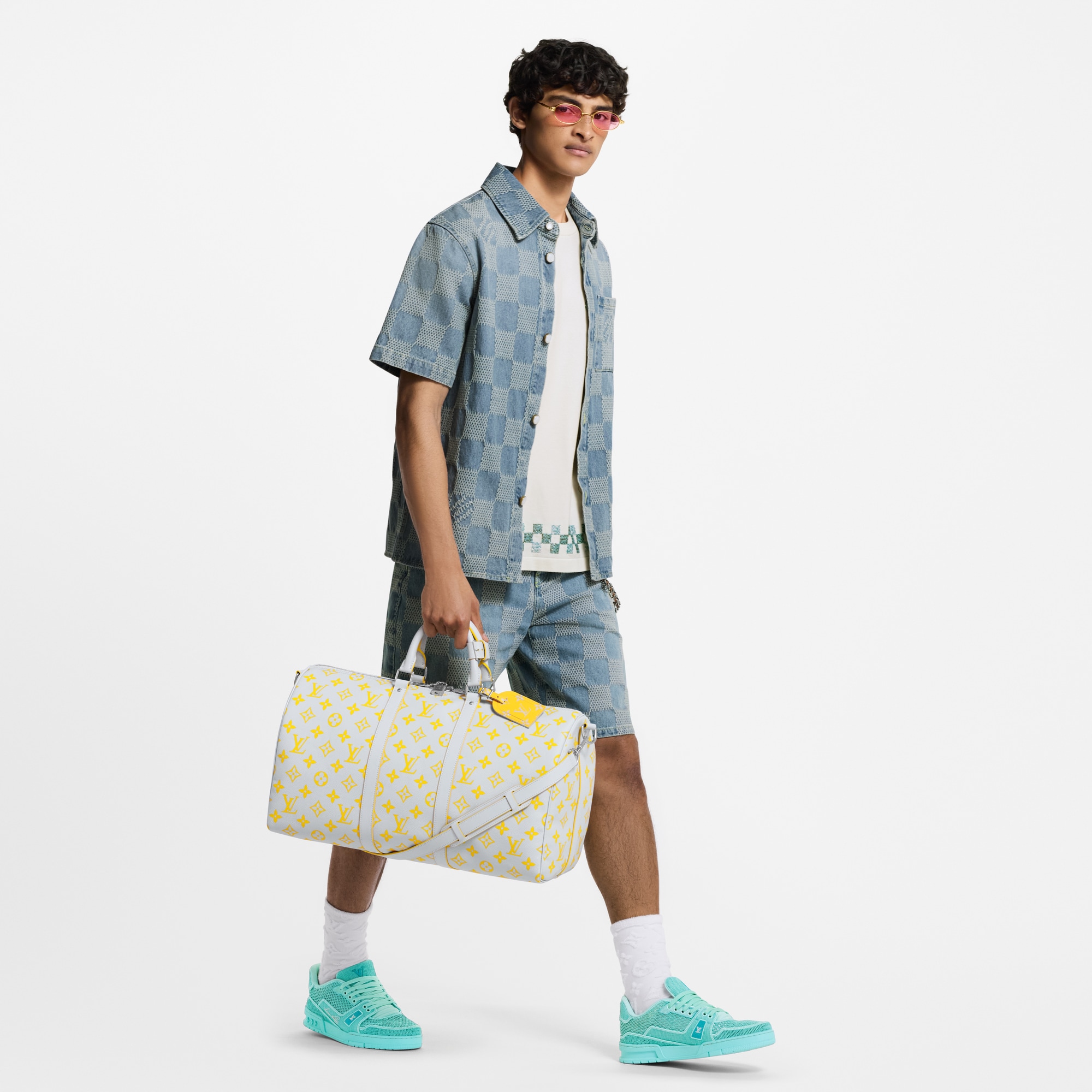 Kurzarm-Hemd aus leichtem Denim mit 3D Damier-Motiv  Herren Ready to Wear Hemden | LOUIS VUITTON (Zoom)