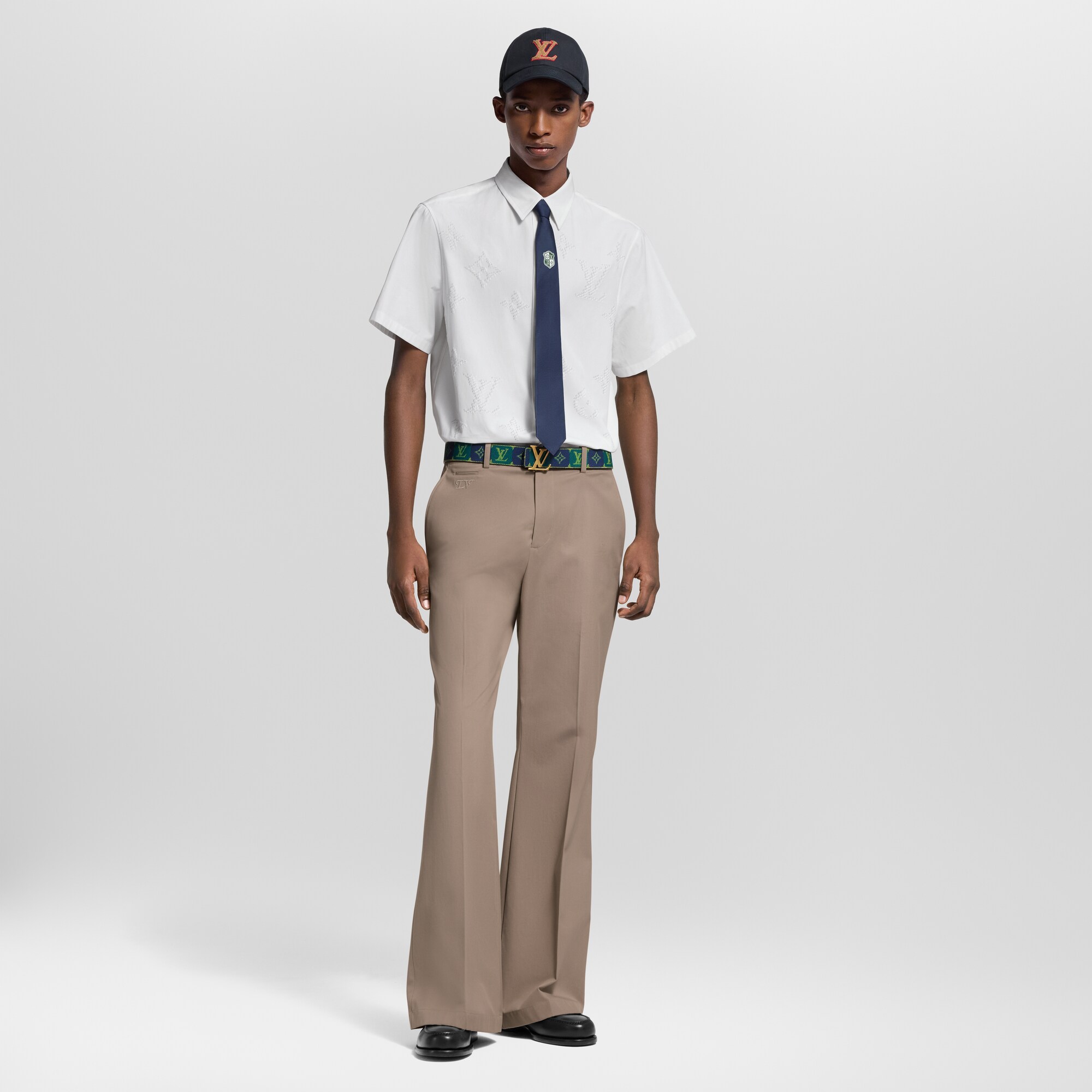Kurzarm-Hemd mit gedrucktem Monogram-Motiv  Herren Ready to Wear Hemden | LOUIS VUITTON (Zoom)