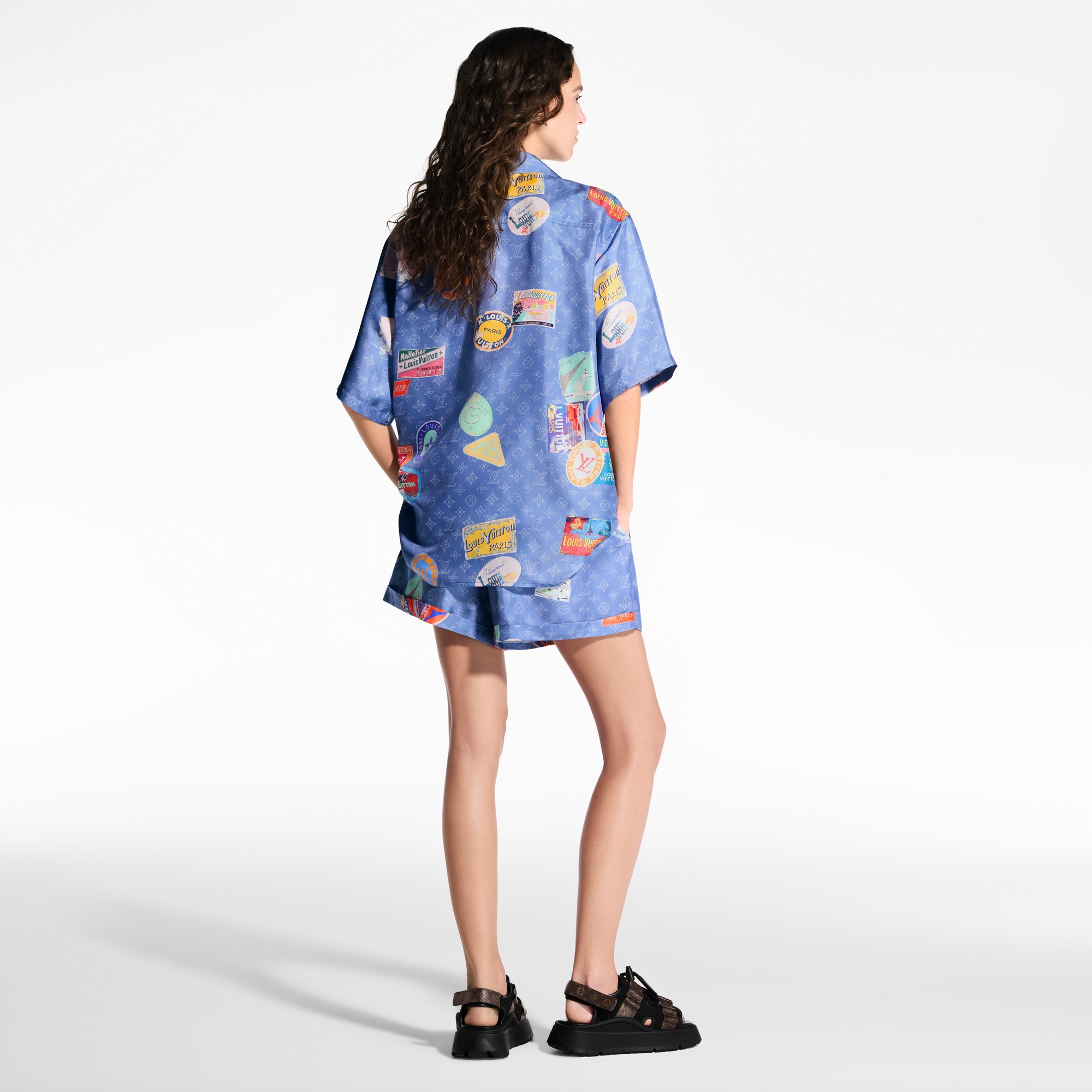 Kurzarm-Hemd mit Stickern und Mahina-Motiv  Damen Ready to Wear Tops | LOUIS VUITTON (Zoom)