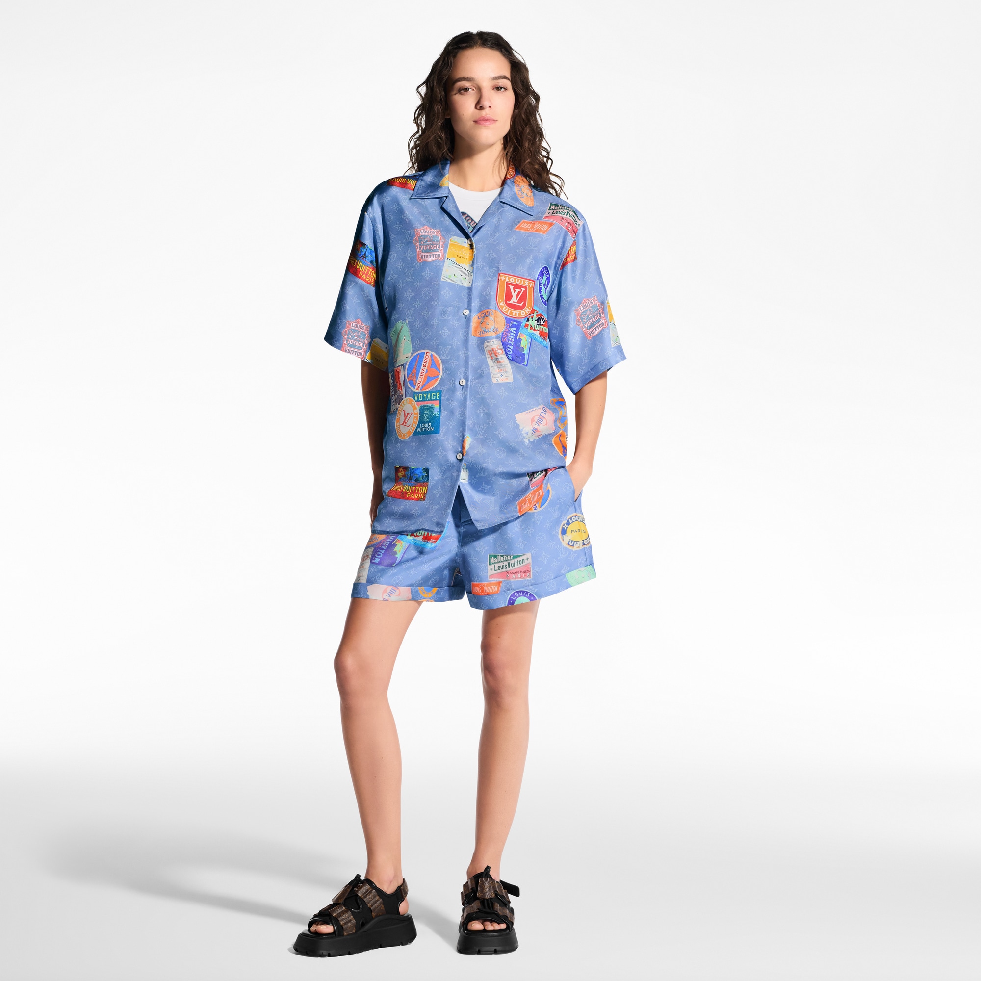 Kurzarm-Hemd mit Stickern und Mahina-Motiv  Damen Ready to Wear Tops | LOUIS VUITTON (Zoom)