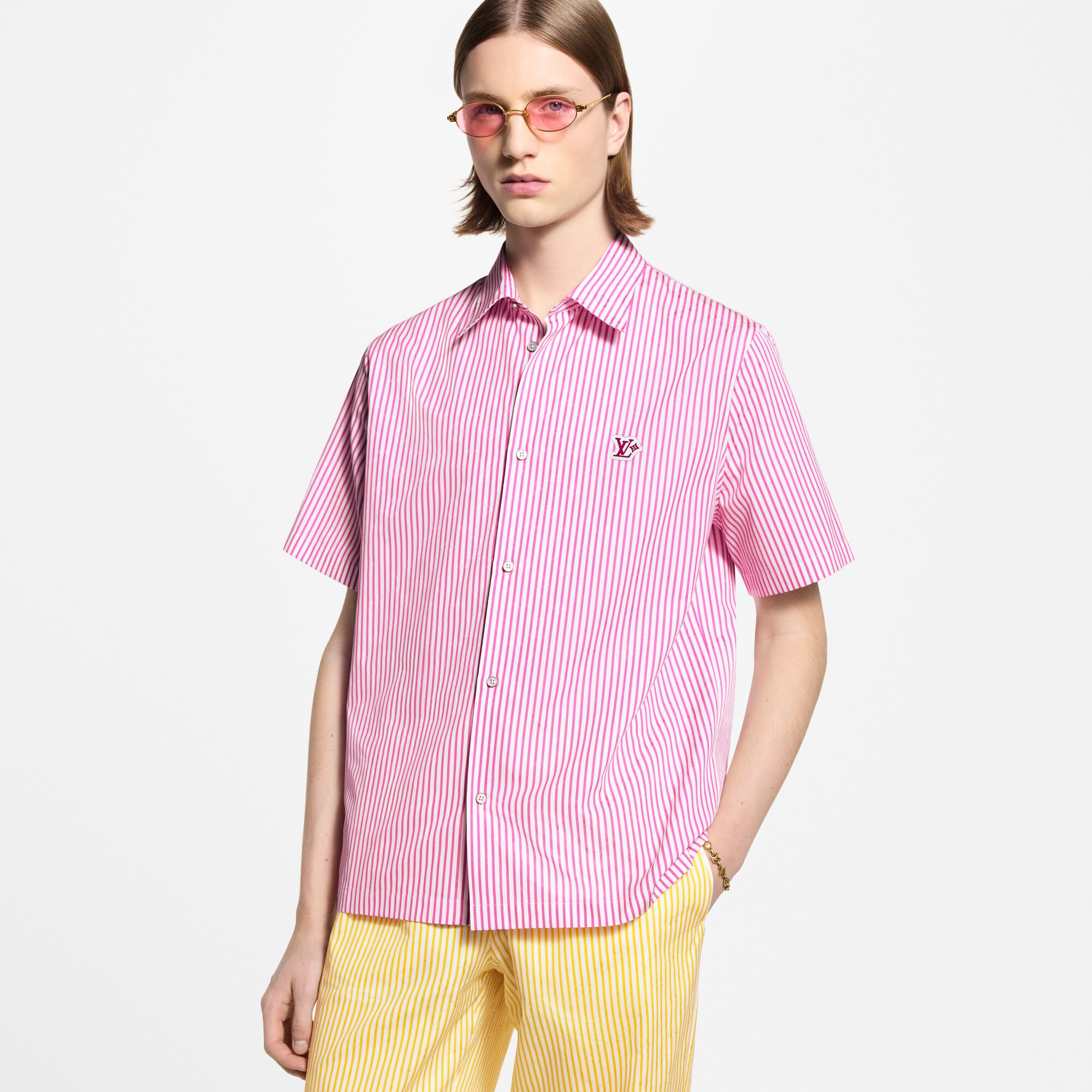 Kurzarm-Hemd mit Streifen und Monogram-Motiv  Herren Ready to Wear Hemden | LOUIS VUITTON (Zoom)