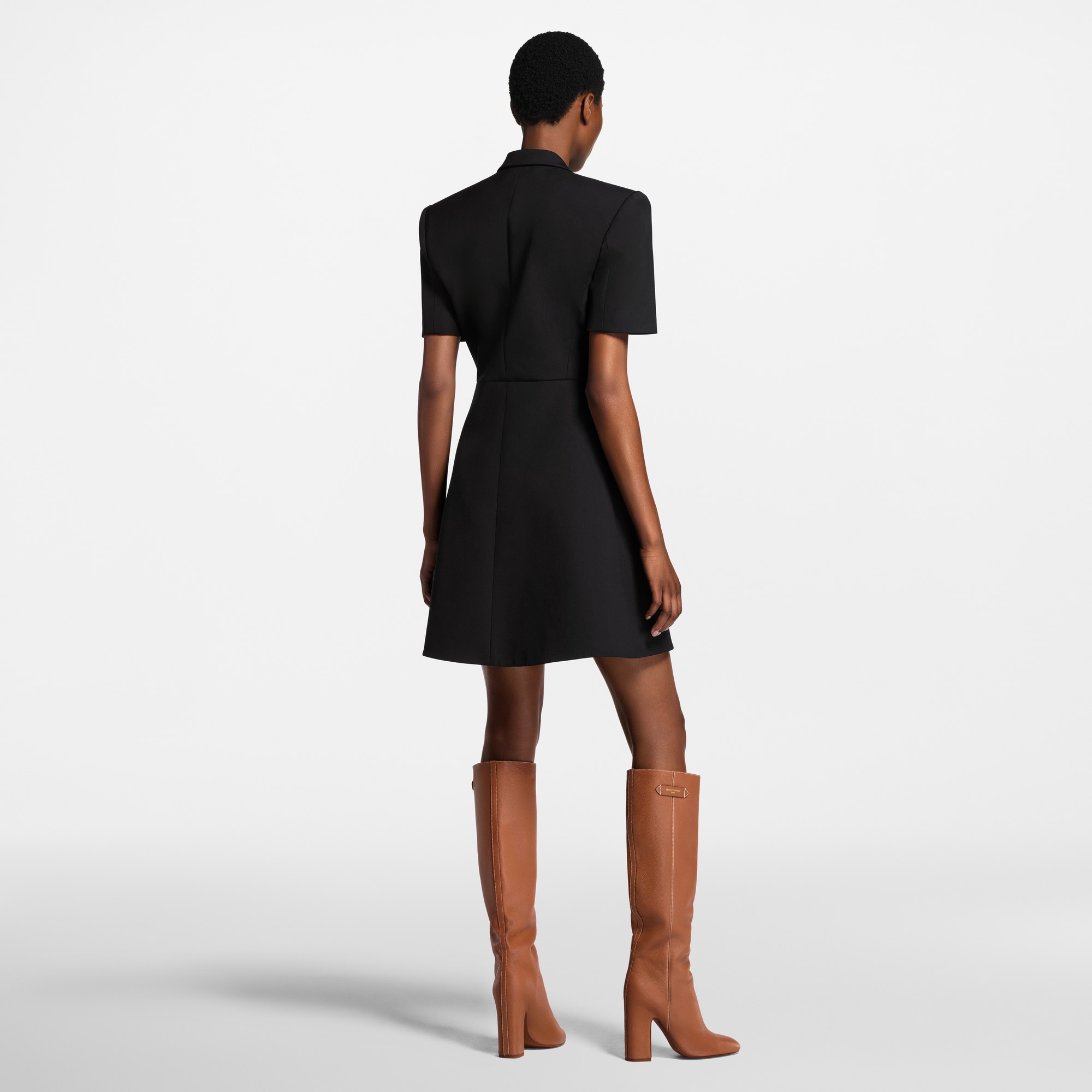 Kurzarm-Kleid im Maßkonfektions-Stil mit Wickel-Design  Damen Ready to Wear Kleider | LOUIS VUITTON (Zoom)