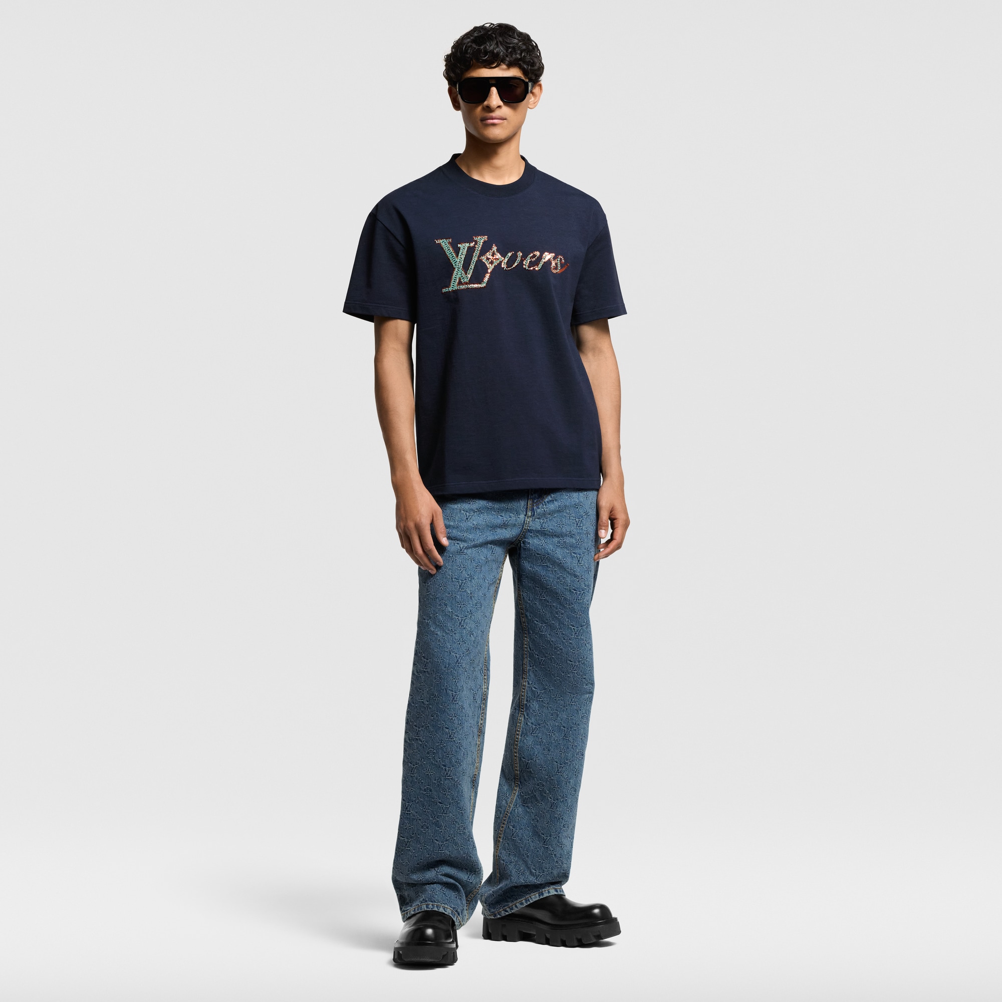 Kurzarm-T-Shirt mit LV Vers-Motiv  Herren Ready to Wear T-Shirts und Poloshirts | LOUIS VUITTON (Zoom)
