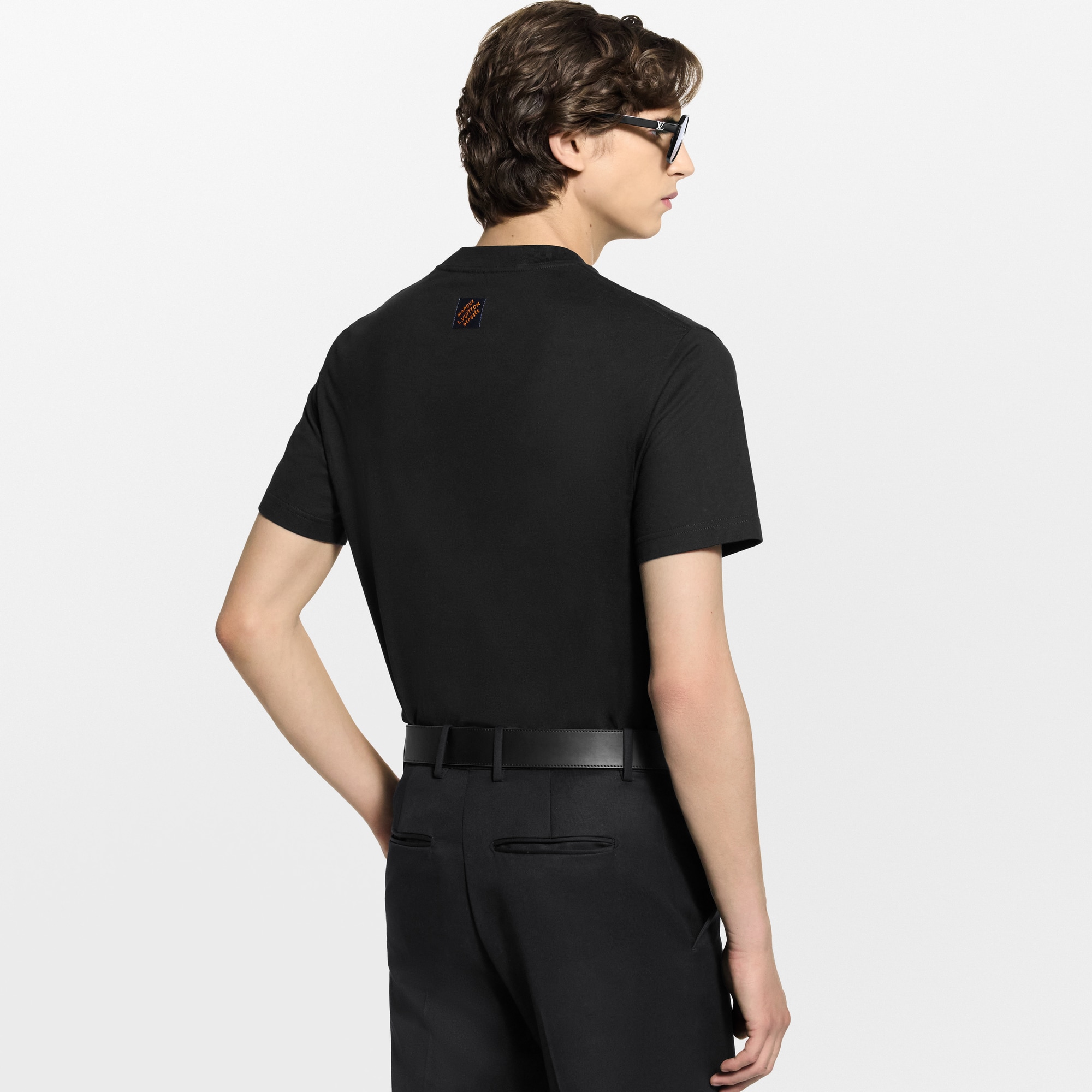 Kurzarm-T-Shirt mit Verzierungen und Signatur  Herren Ready to Wear T-Shirts und Poloshirts | LOUIS VUITTON (Zoom)
