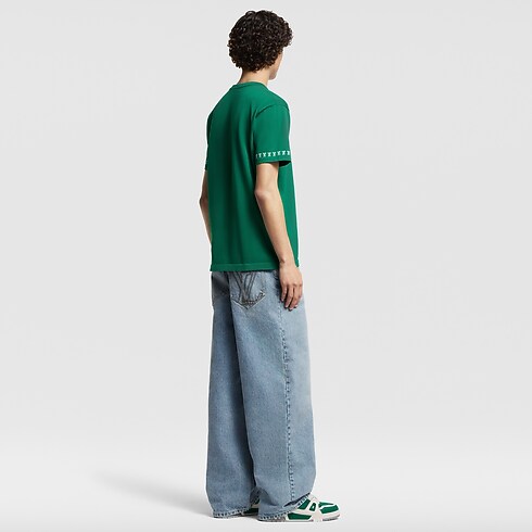 Kurzärmeliger Rundhalspullover aus Baumwolle mit Signatur Herren Ready to Wear Vollständige Ready to Wear | LOUIS VUITTON (Zoom)