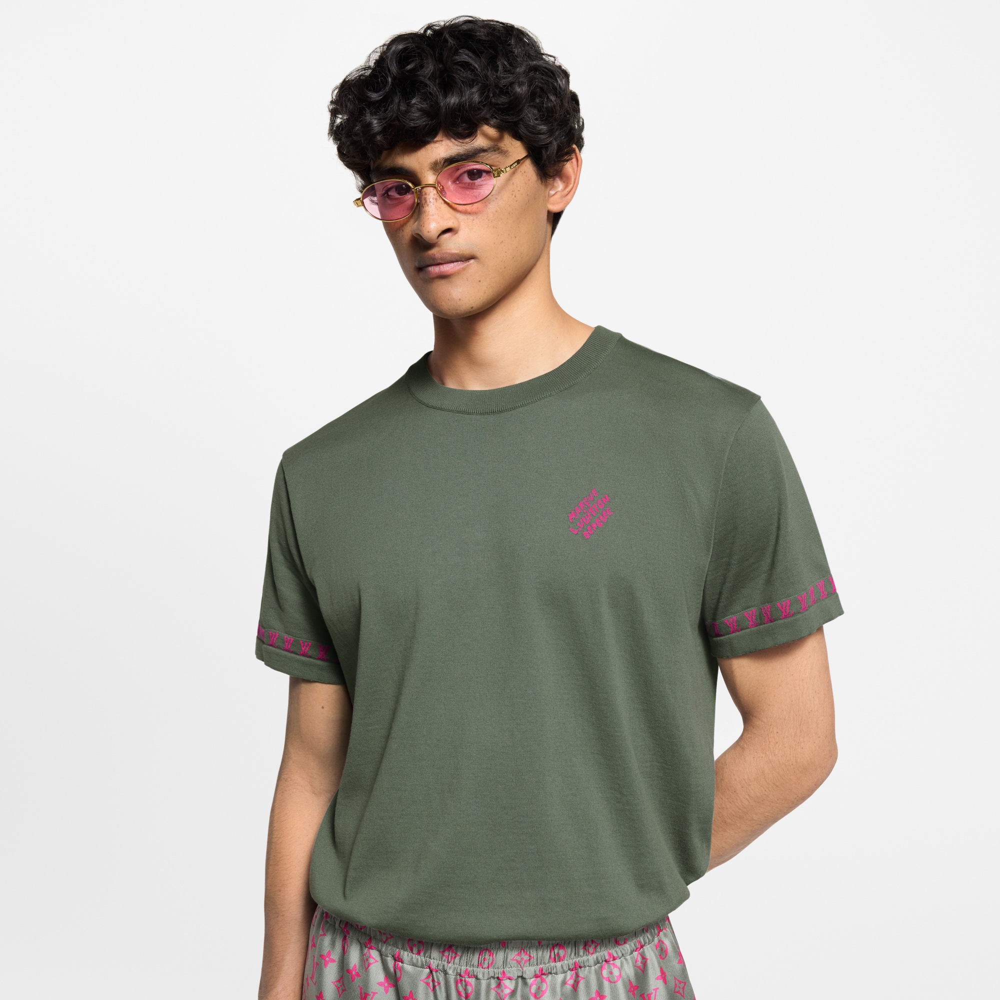 Kurzärmeliger Rundhalspullover mit Signatur  Herren Ready to Wear Vollständige Ready to Wear | LOUIS VUITTON (Zoom)