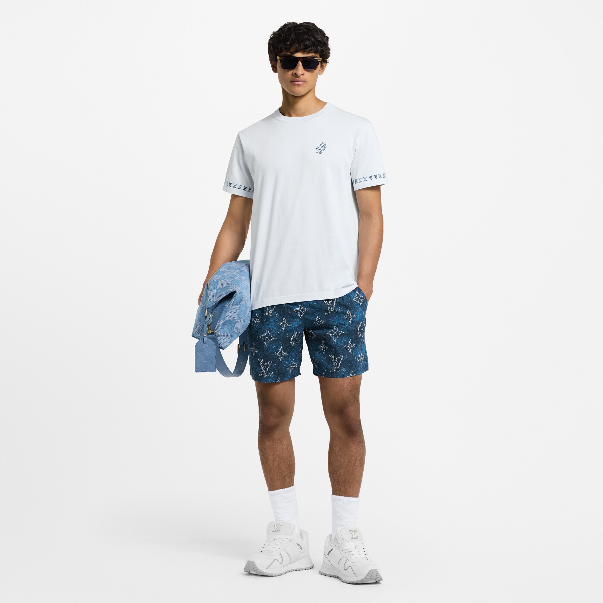 Kurzärmeliger Rundhalspullover mit Signatur  Herren Ready to Wear Vollständige Ready to Wear | LOUIS VUITTON (Zoom)