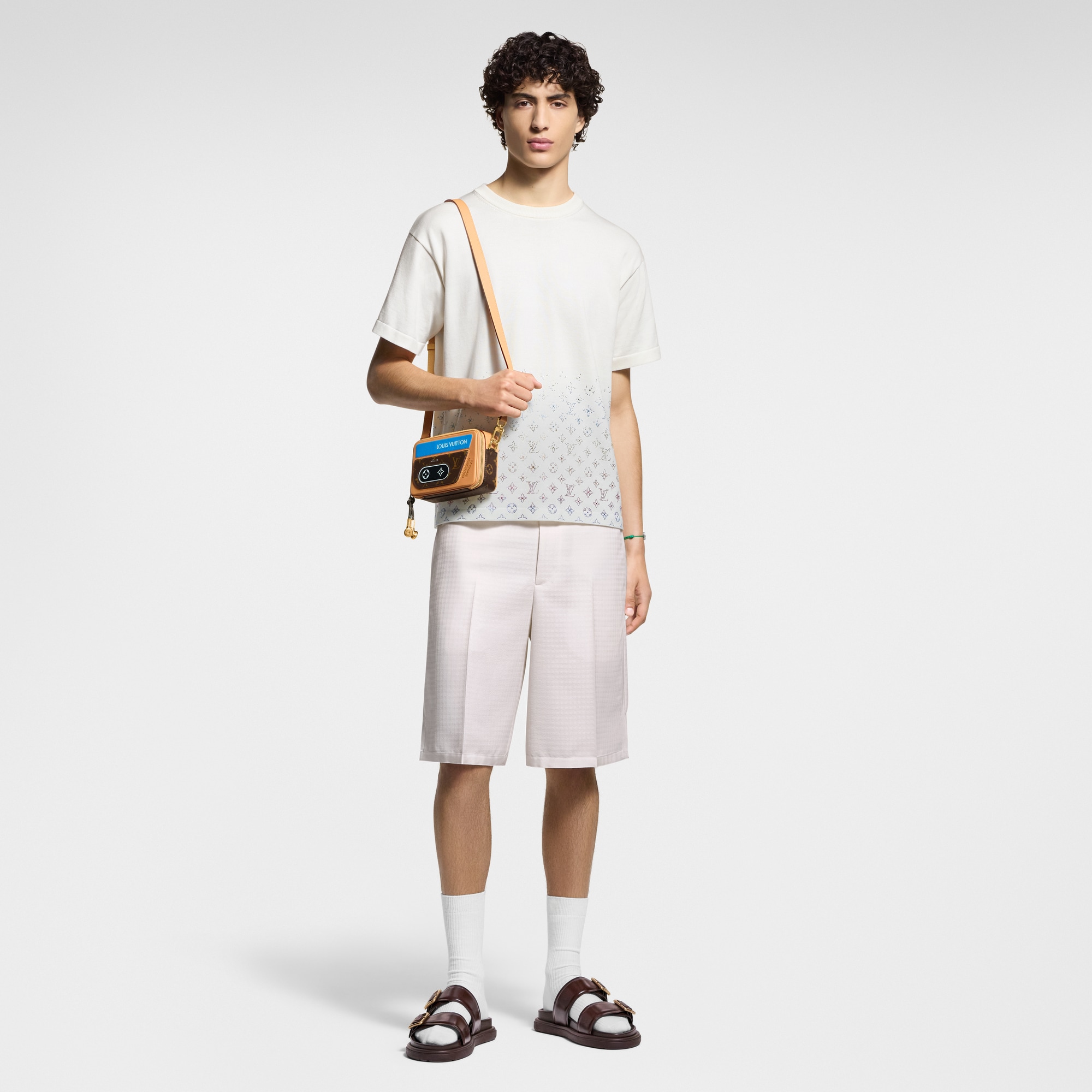 Kurzärmeliger Rundhalspullover mit Verzierungen, Monogram-Motiv und Farbverlauf  Herren Ready to Wear Strick und Sweatshirts | LOUIS VUITTON (Zoom)