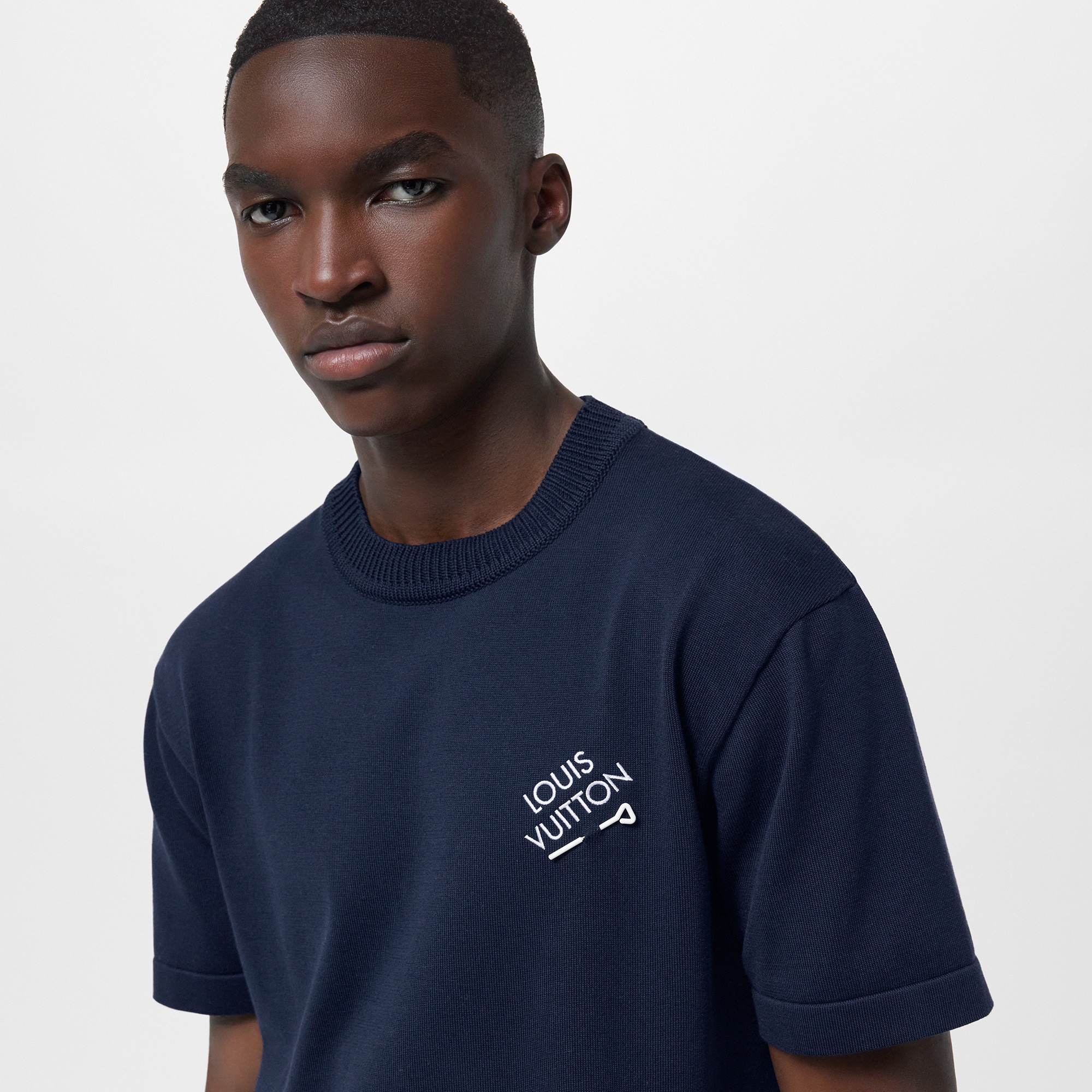 Kurzärmeliges Rundhals-T-Shirt aus Baumwolle mit Signatur  Herren Ready to Wear T-Shirts und Poloshirts | LOUIS VUITTON (Zoom)