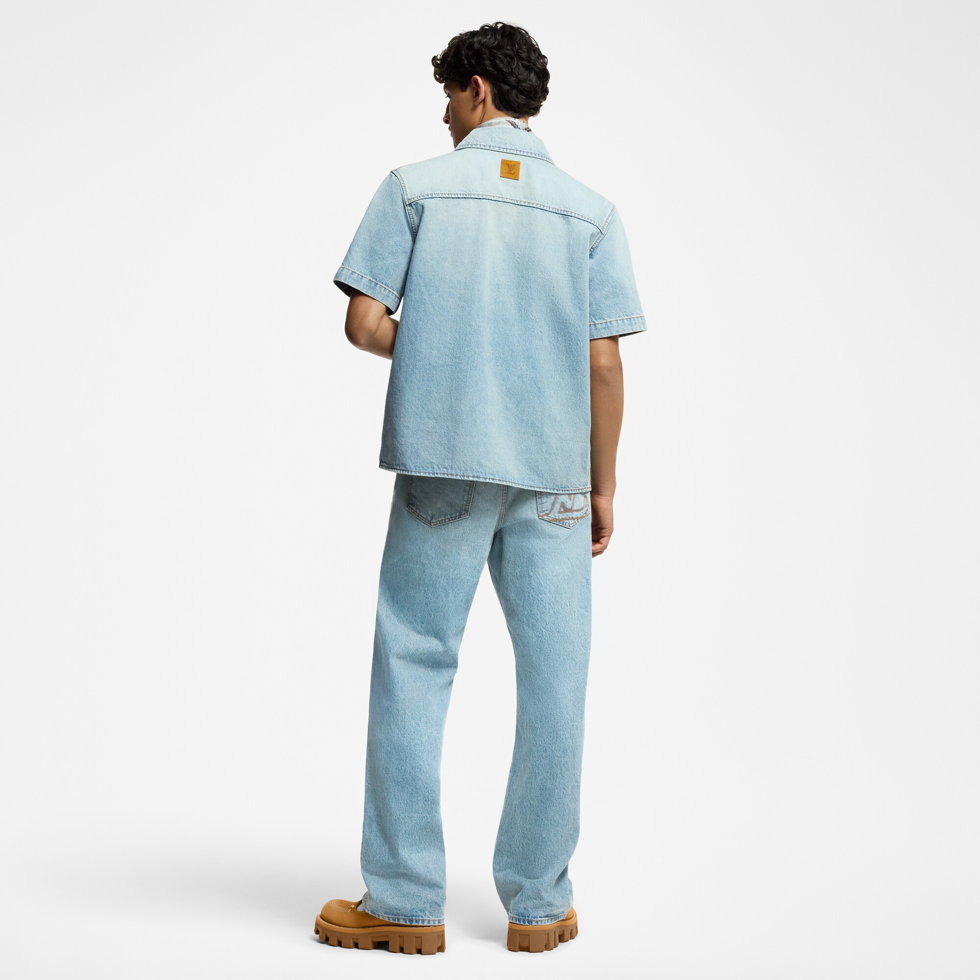 Kurzarmhemd aus Denim  Herren Ready to Wear Hemden | LOUIS VUITTON (Zoom)