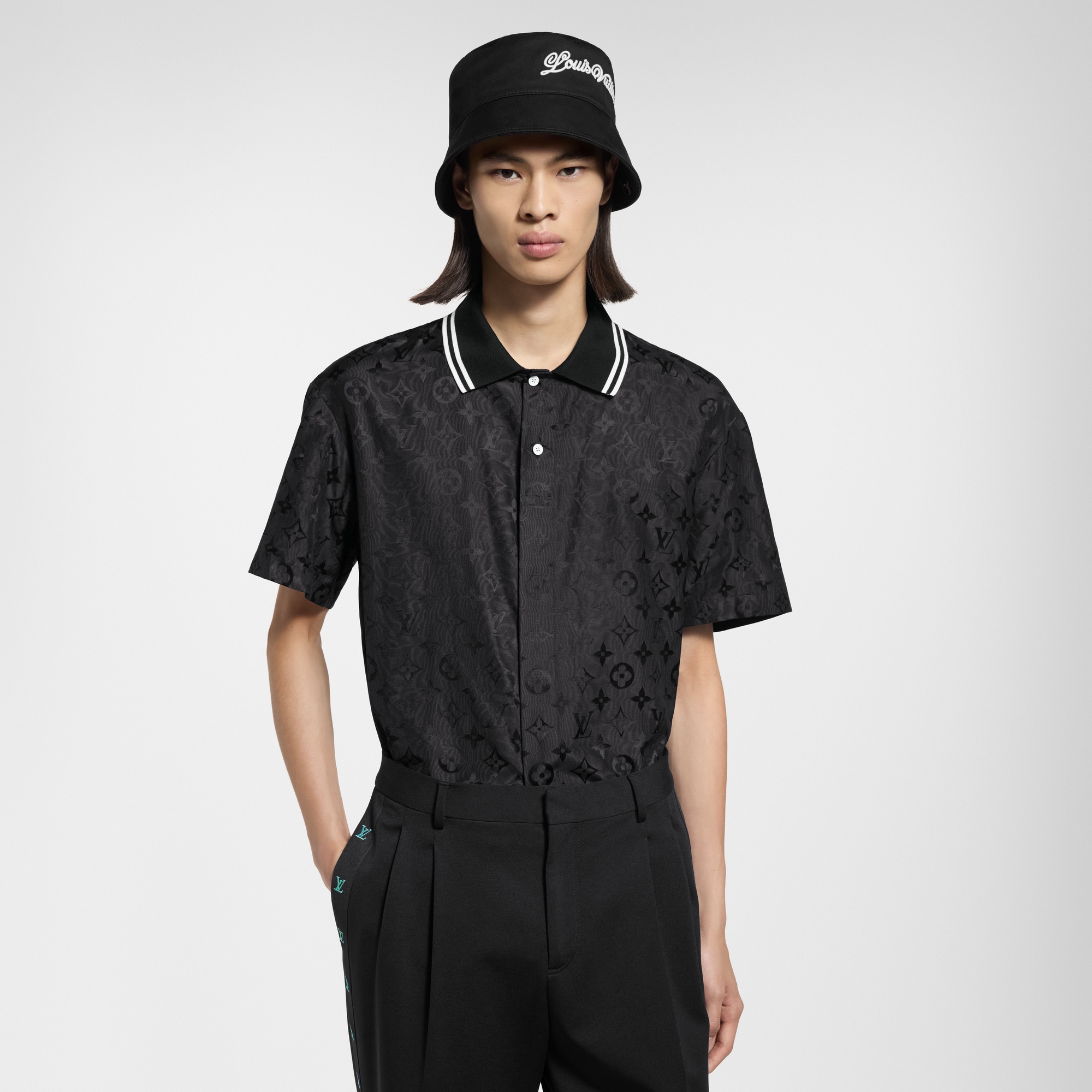 Kurzarmhemd aus Jacquard und Seide mit Moiré-Effekt und Monogram  Herren Ready to Wear Hemden | LOUIS VUITTON (Zoom)