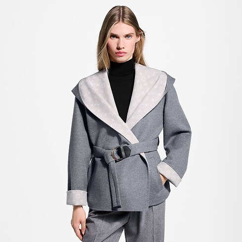 Kurzer Wickelmantel mit Kapuze und Signatur Damen Ready to Wear Mäntel und Jacken | LOUIS VUITTON (Zoom)