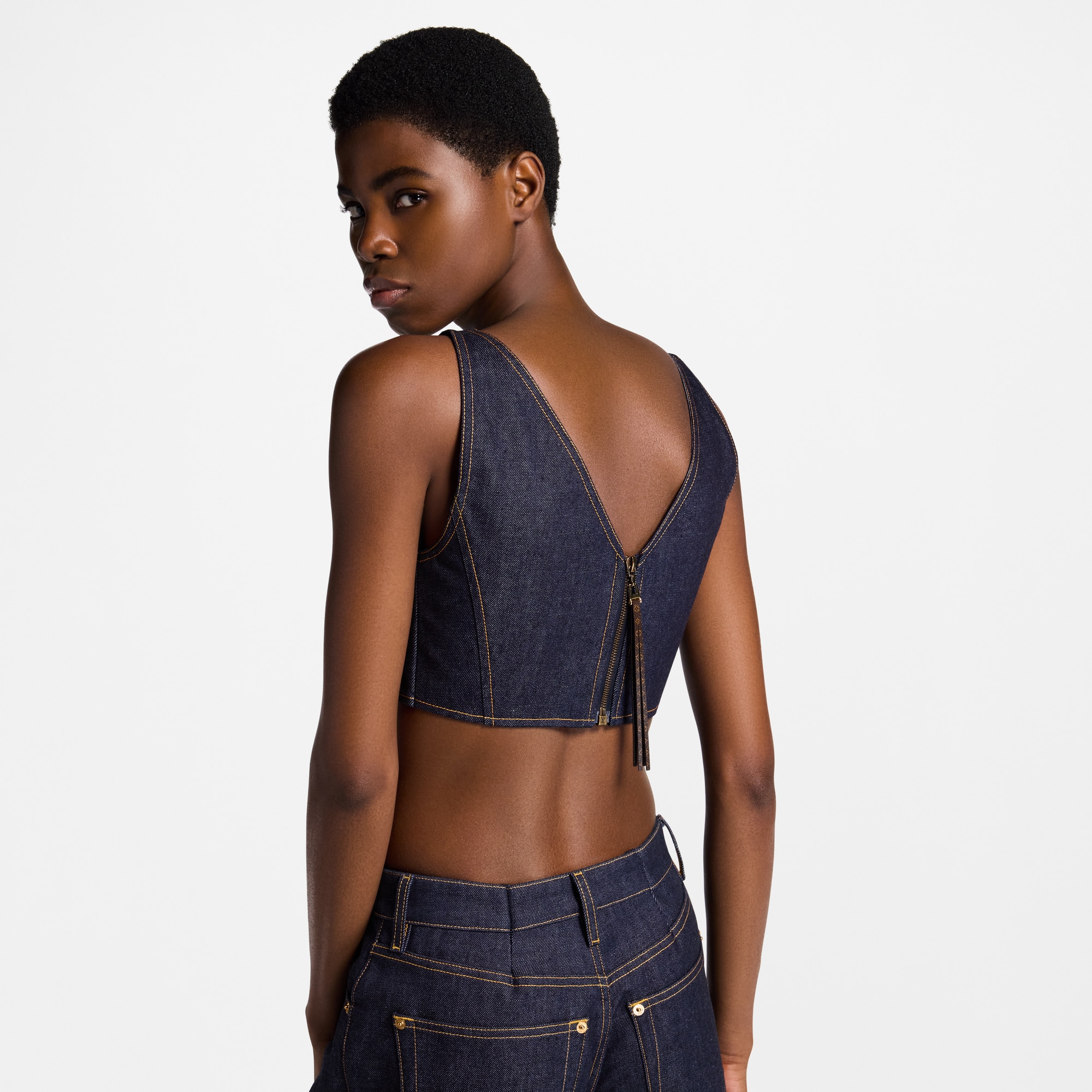 Kurzes Top aus Denim mit V-Ausschnitt  Damen Ready to Wear Tops | LOUIS VUITTON (Zoom)