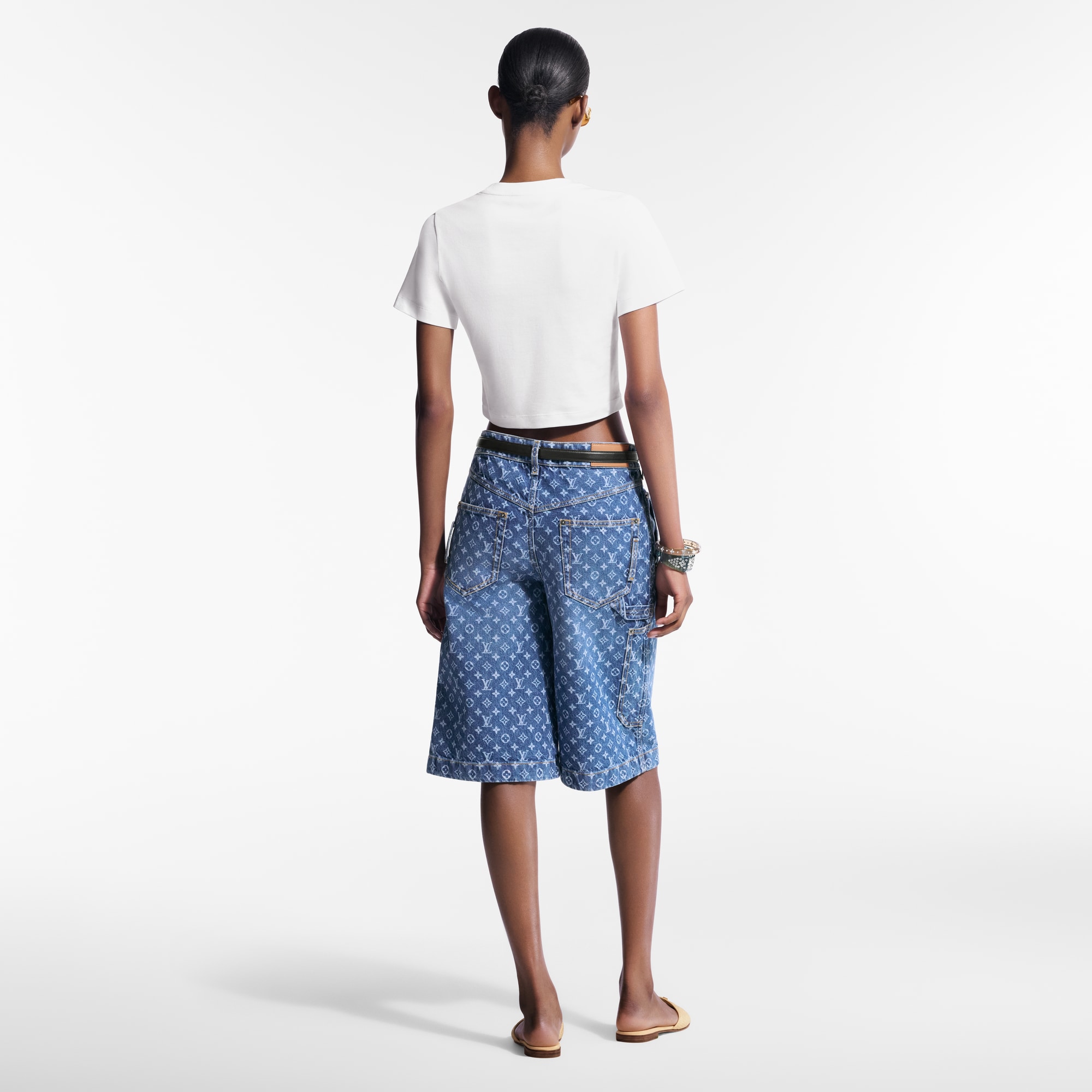 Kurzes Top mit kursiver Signatur  Damen Ready to Wear Tops | LOUIS VUITTON (Zoom)