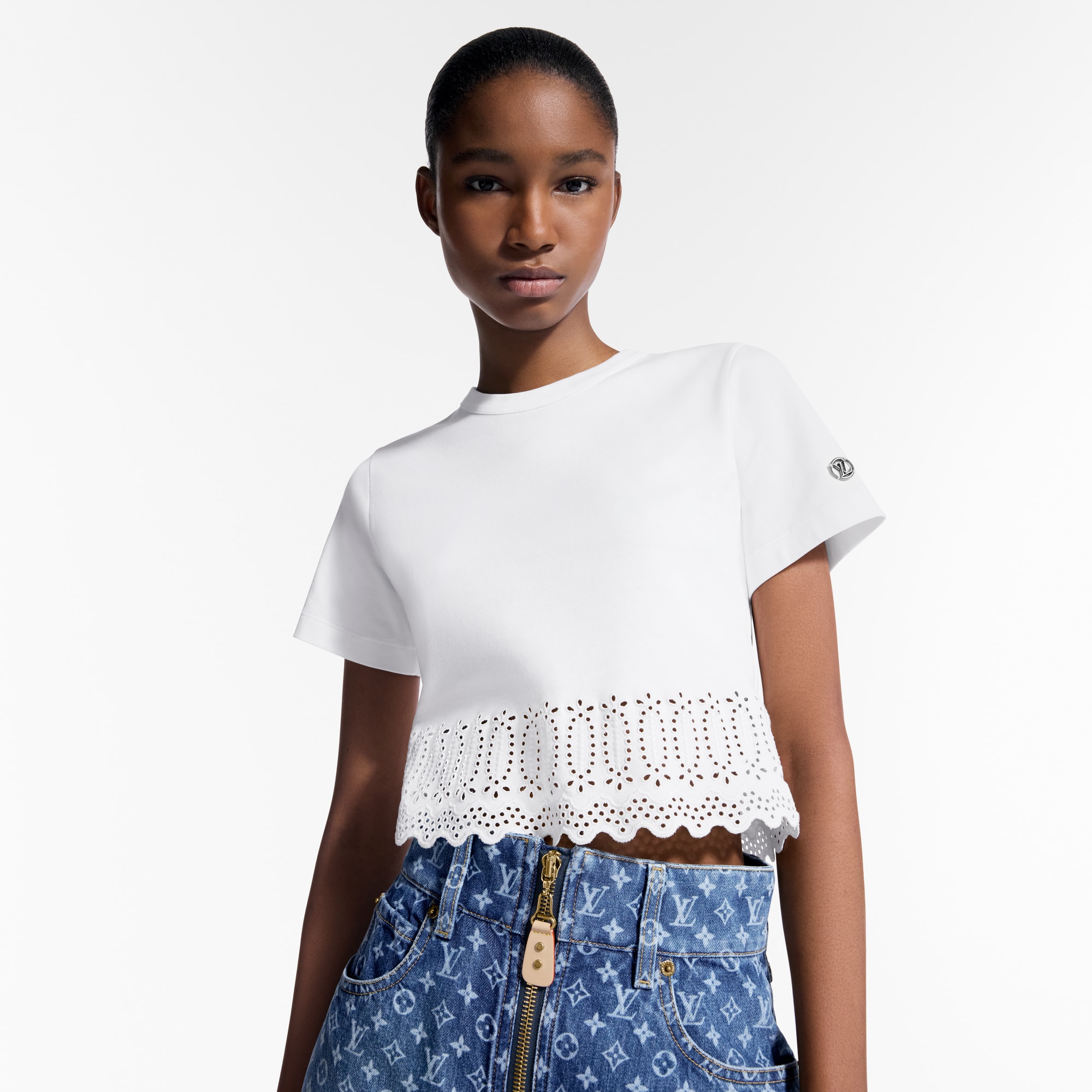 Kurzes Top mit Lochstickerei  Damen Ready to Wear Tops | LOUIS VUITTON (Zoom)