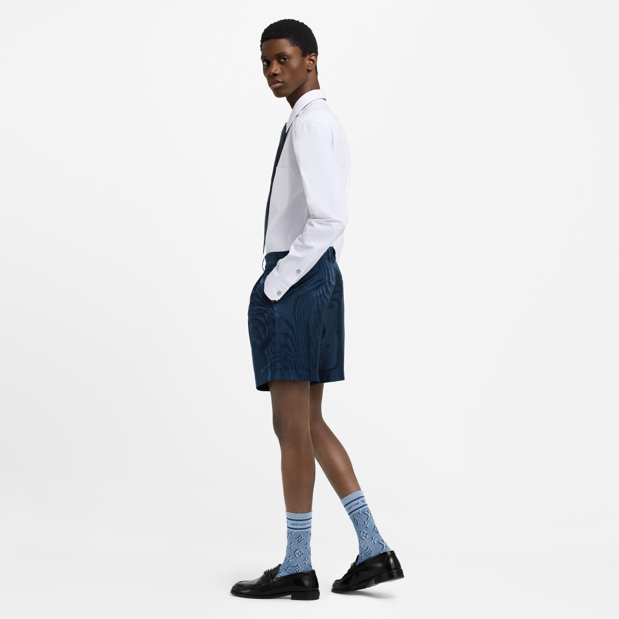 Langarm-Hemd aus Baumwolle mit geprägter Signatur  Herren Ready to Wear Hemden | LOUIS VUITTON (Zoom)