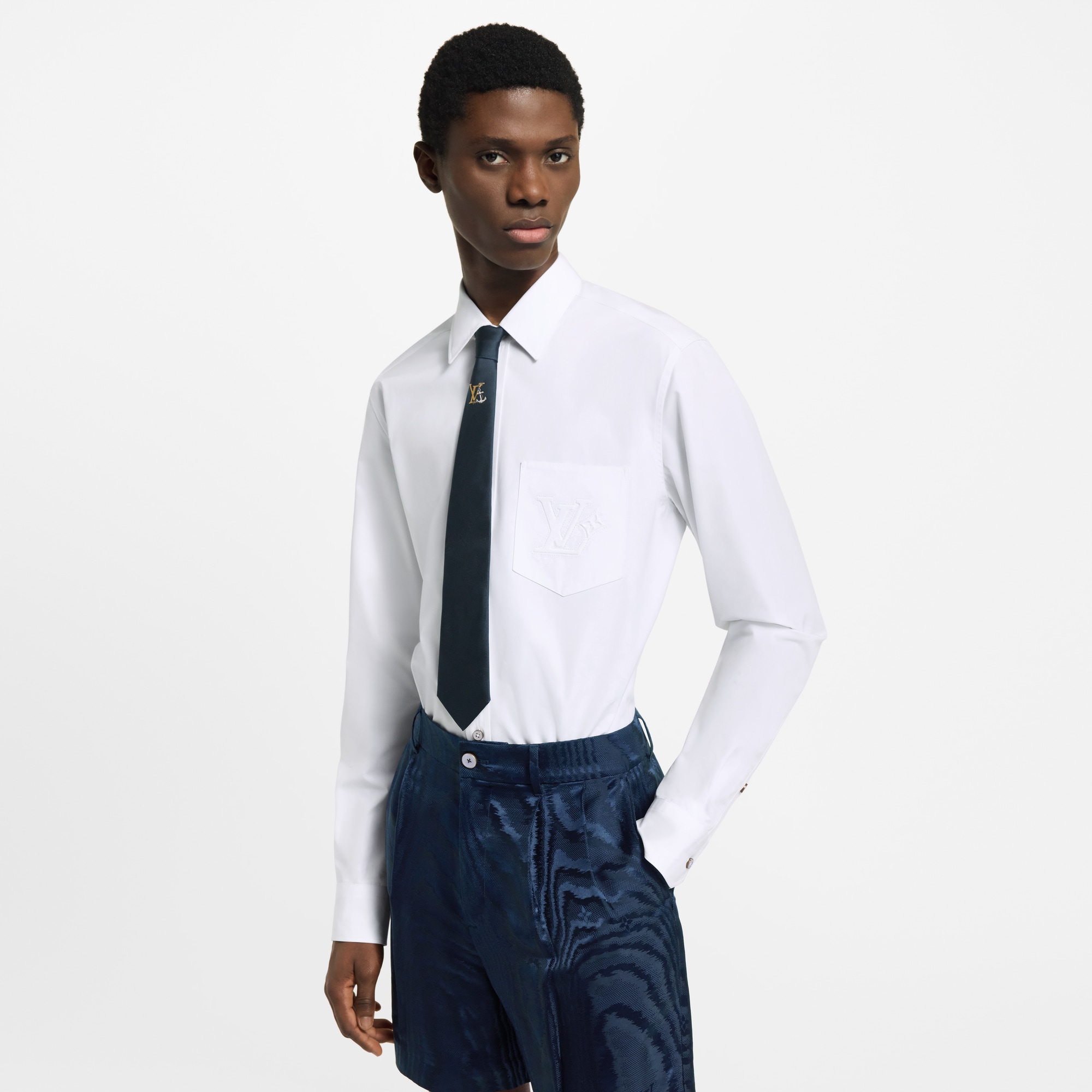Langarm-Hemd aus Baumwolle mit geprägter Signatur  Herren Ready to Wear Hemden | LOUIS VUITTON (Zoom)
