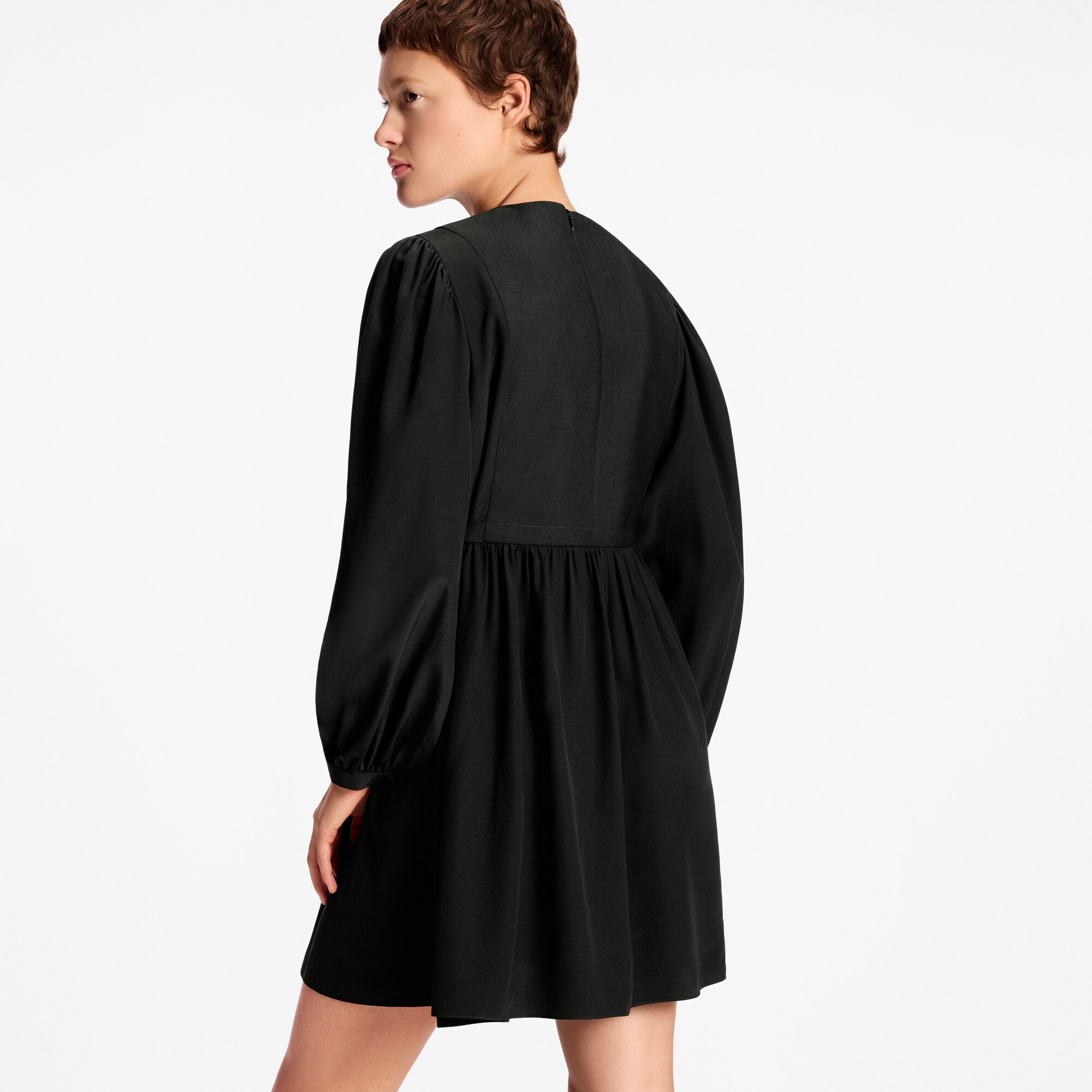 Langarm-Kleid mit Nietenkragen  Damen Ready to Wear Kleider | LOUIS VUITTON (Zoom)