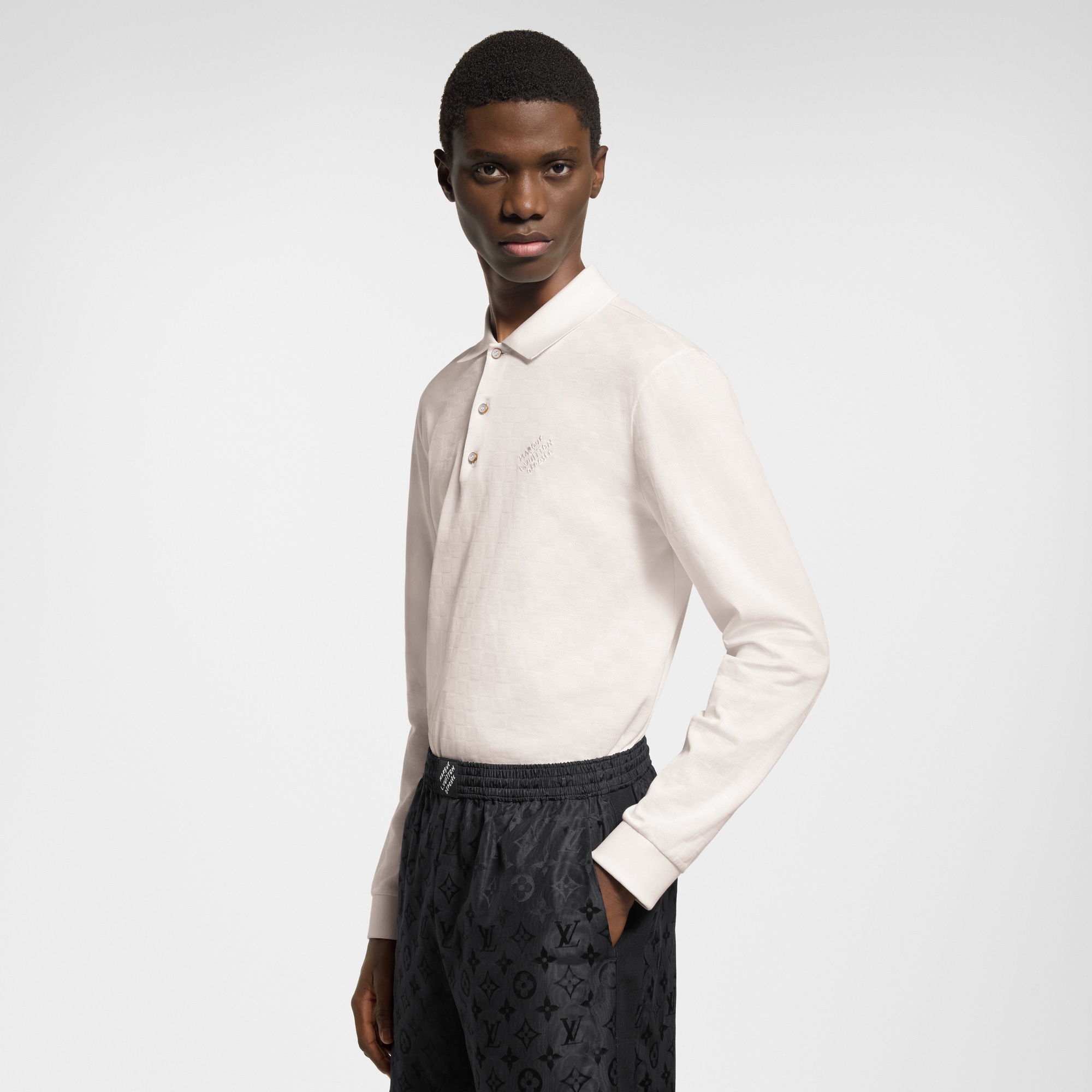 Langarm-Polohemd mit Damier-Motiv und Signatur  Herren Ready to Wear Vollständige Ready to Wear | LOUIS VUITTON (Zoom)