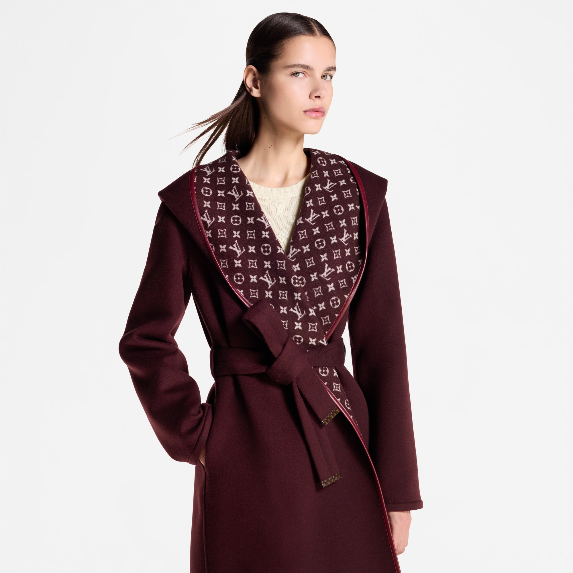 Langer Kapuzenmantel mit Wickel-Design und Signatur  Damen Ready to Wear Mäntel und Jacken | LOUIS VUITTON (Zoom)