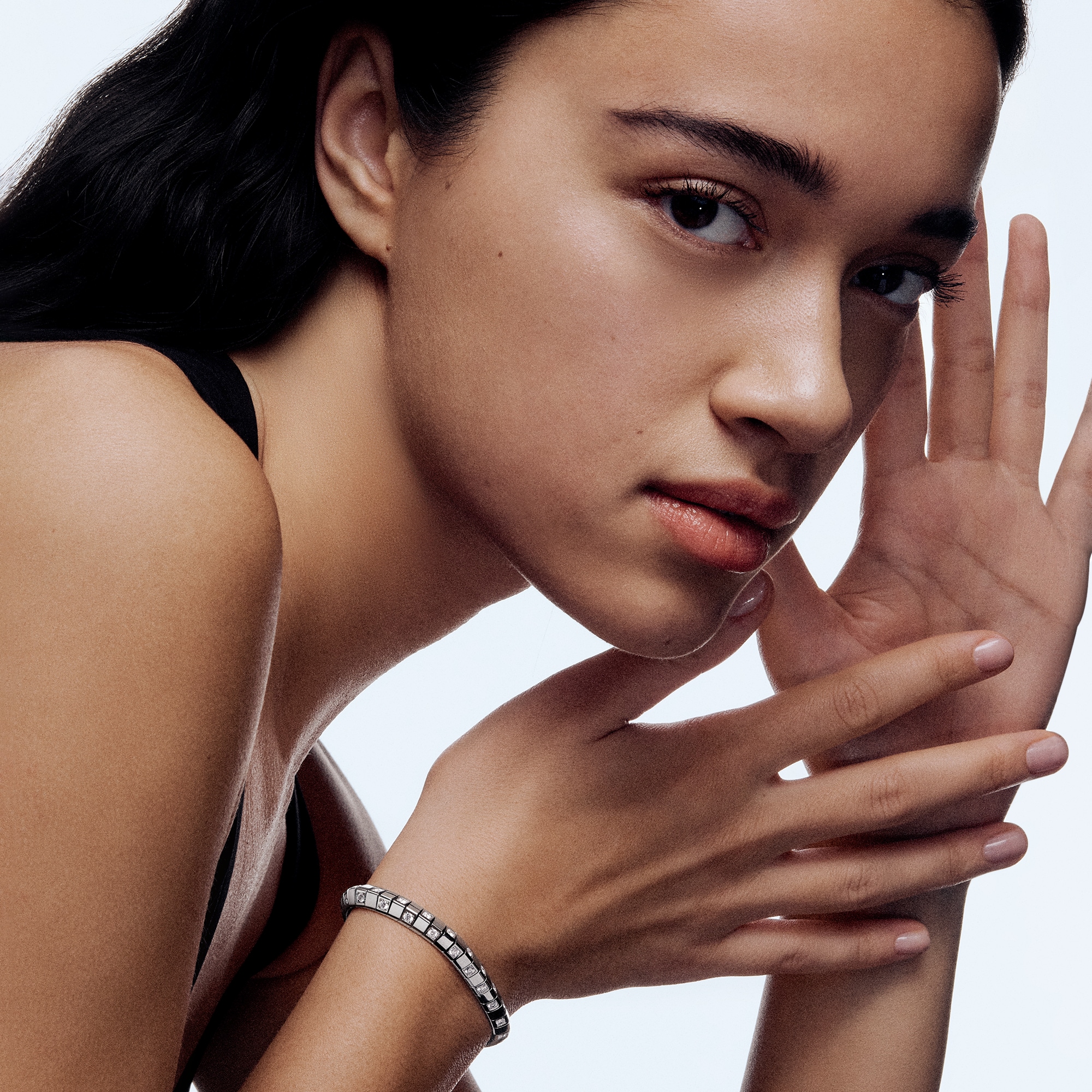 Le Damier de Louis Vuitton breites Armband, Weißgold und Diamanten  Schmuck Kategorien Armbänder | LOUIS VUITTON (Zoom)