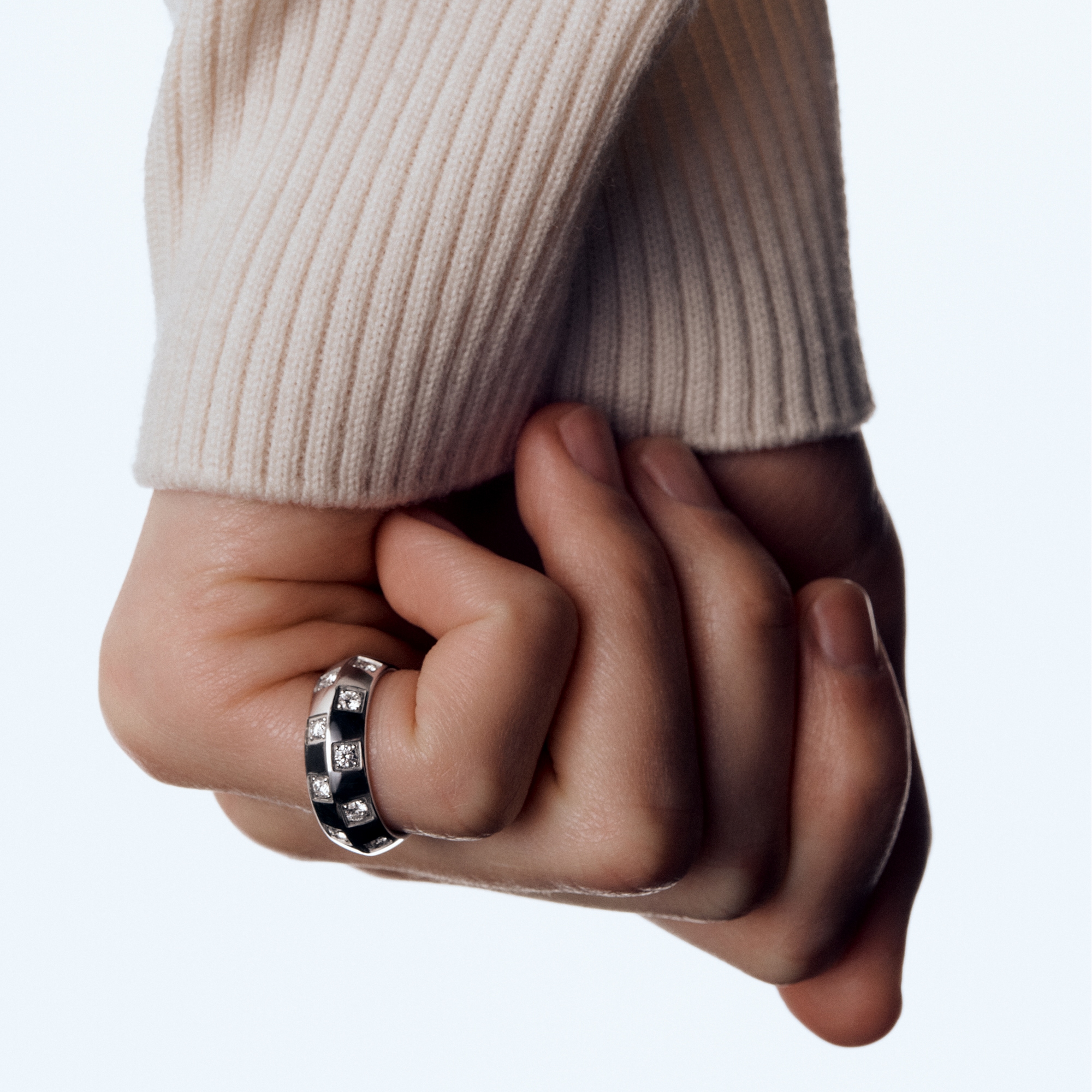 Le Damier de Louis Vuitton großer Ring, Weißgold und Diamanten  Schmuck Kategorien Ringe | LOUIS VUITTON (Zoom)
