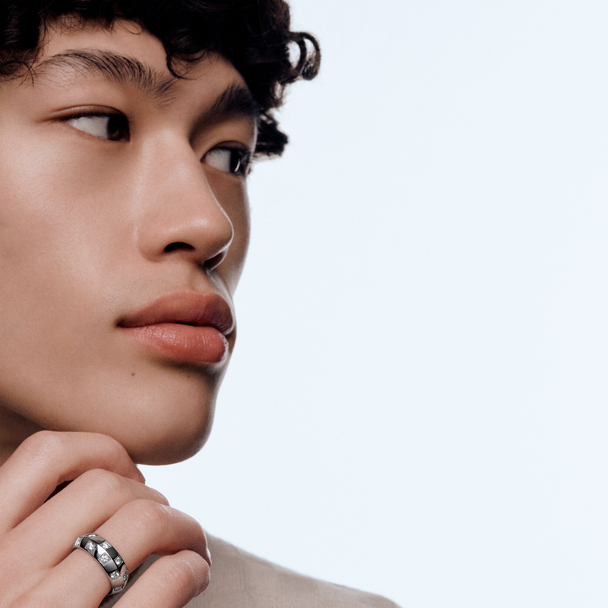 Le Damier de Louis Vuitton großer Ring, Weißgold und Diamanten  Schmuck Kategorien Ringe | LOUIS VUITTON (Zoom)