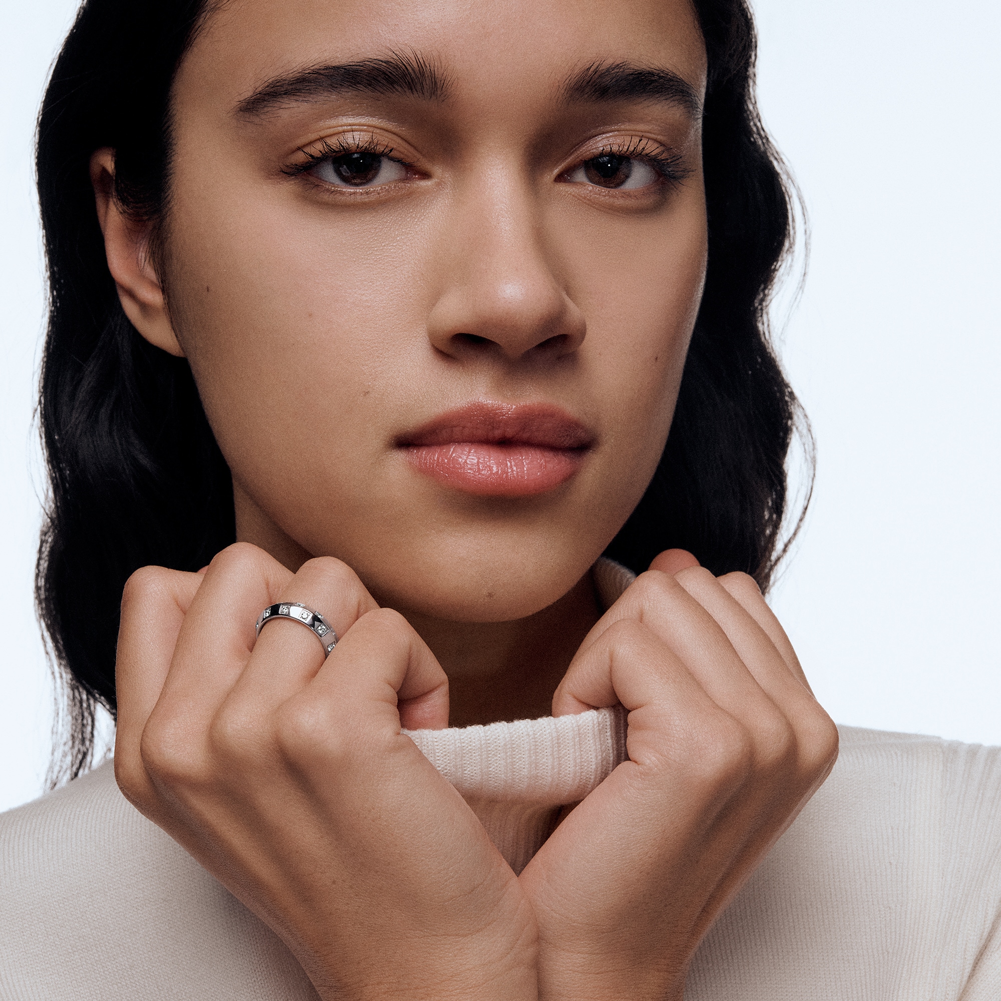 Le Damier de Louis Vuitton mittelgroßer Ring, Weißgold und Diamanten  Schmuck Kategorien Ringe | LOUIS VUITTON (Zoom)