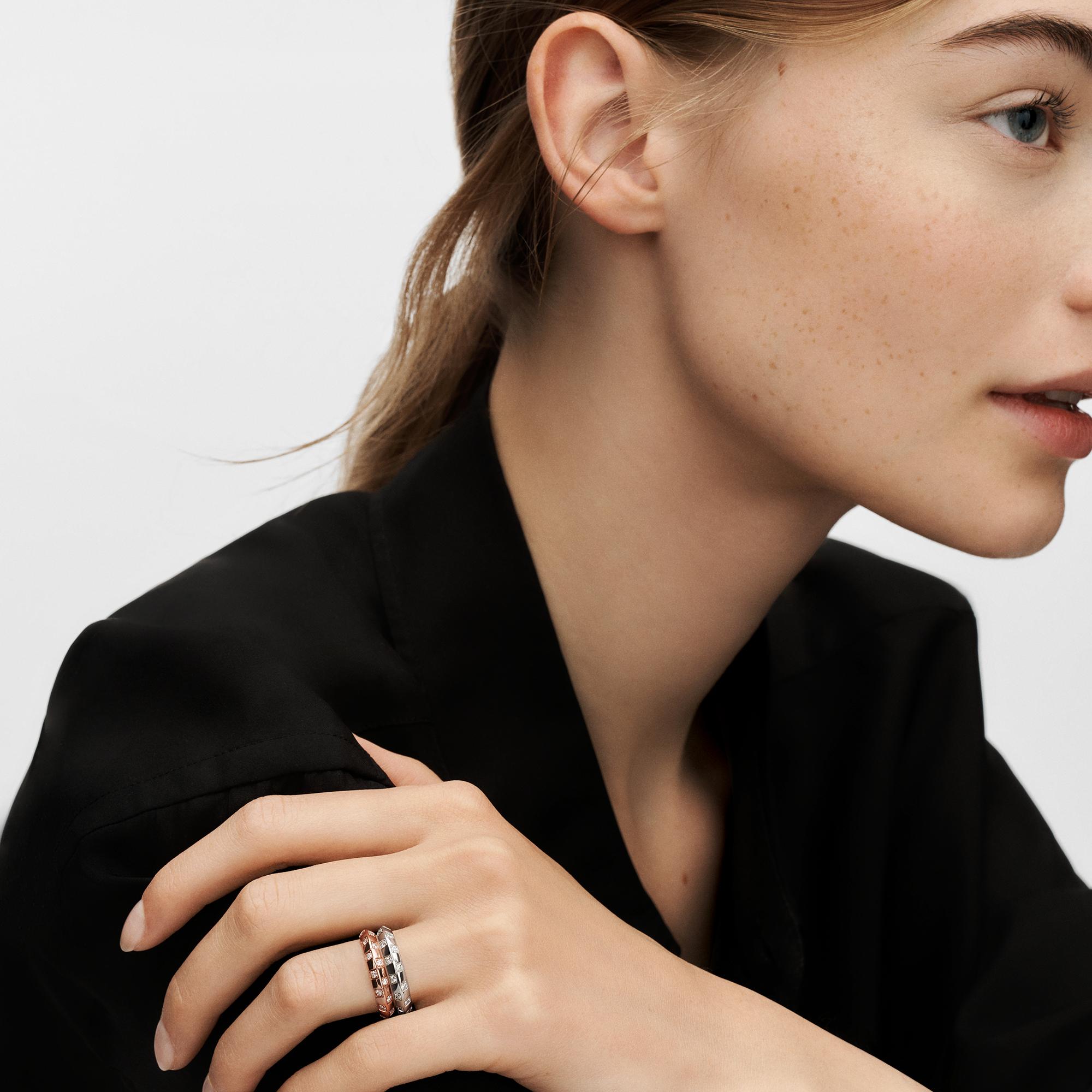 Le Damier de Louis Vuitton schmaler Ring, Roségold und Diamanten  Les Extraordinaires Schmuck Ringe | LOUIS VUITTON (Zoom)