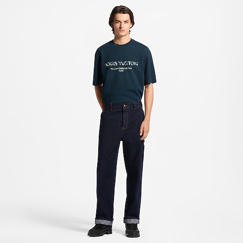 Locker geschnittenes T-Shirt worn view
