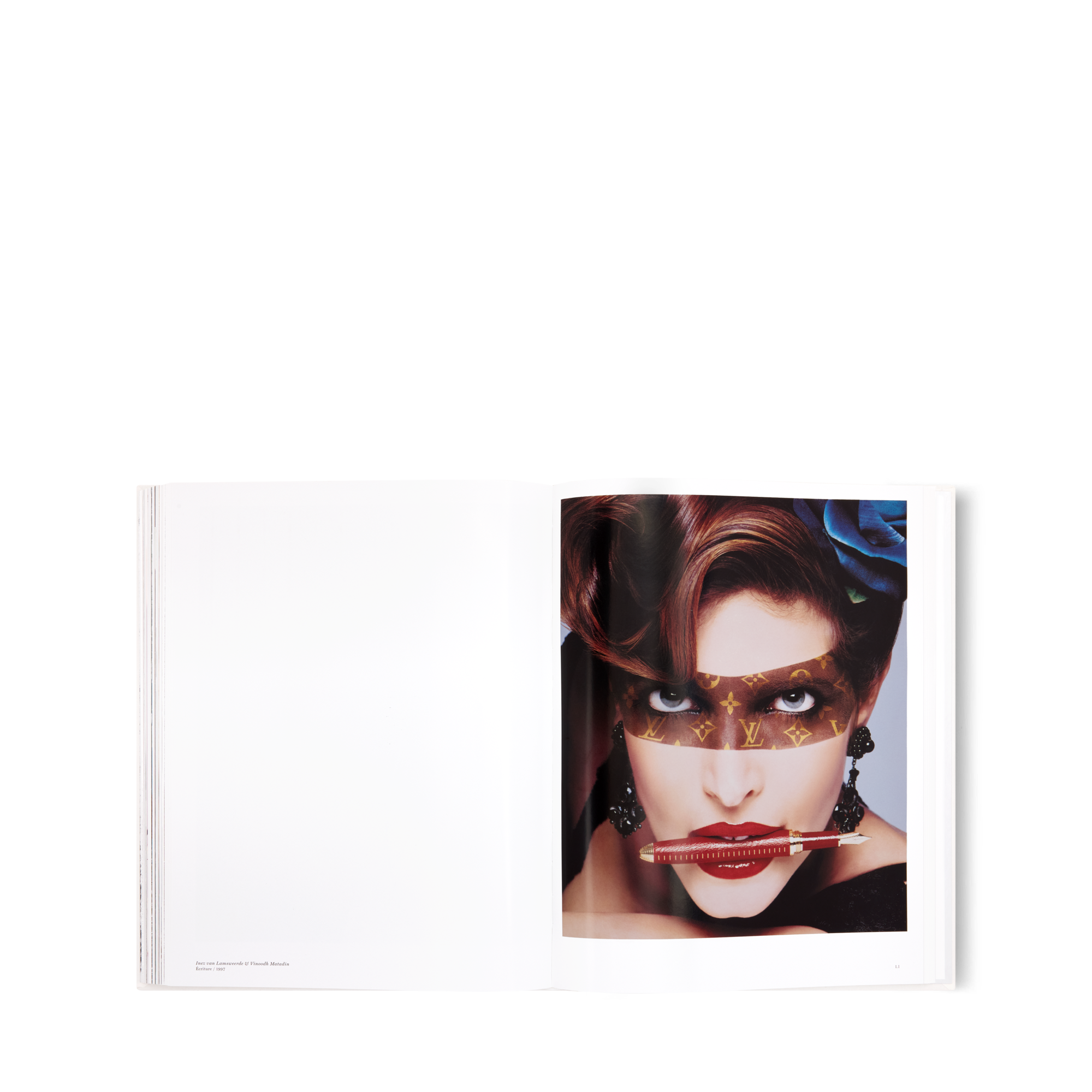 Louis Vuitton & Fashion Photography  Trunks, Reisen und Wohnen Bücher und Schreibaccessoires Bücher | LOUIS VUITTON (Zoom)