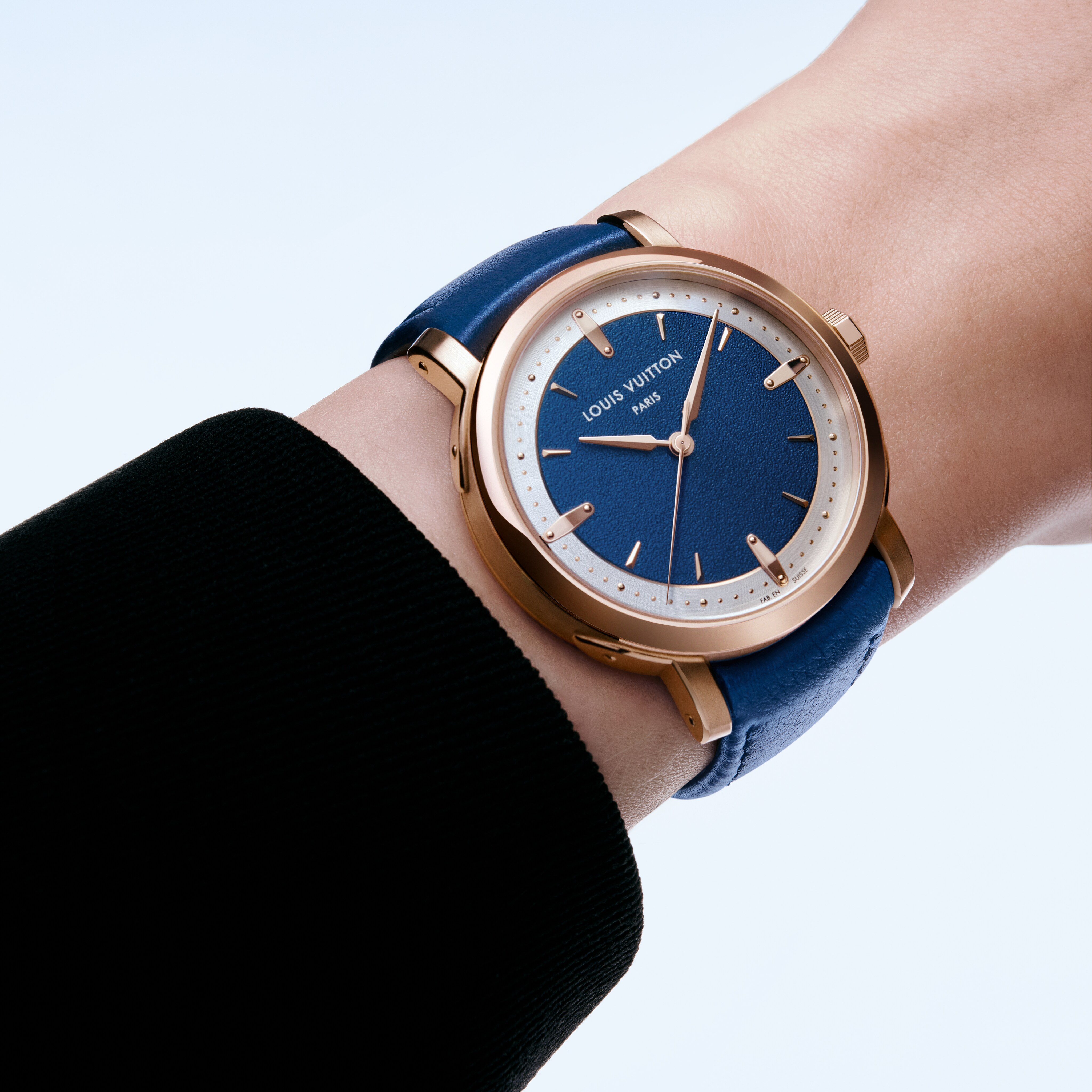 Louis Vuitton Escale, Automatikuhrwerk, 39 mm, Roségold  Uhren Alle Uhren } | LOUIS VUITTON (Zoom)