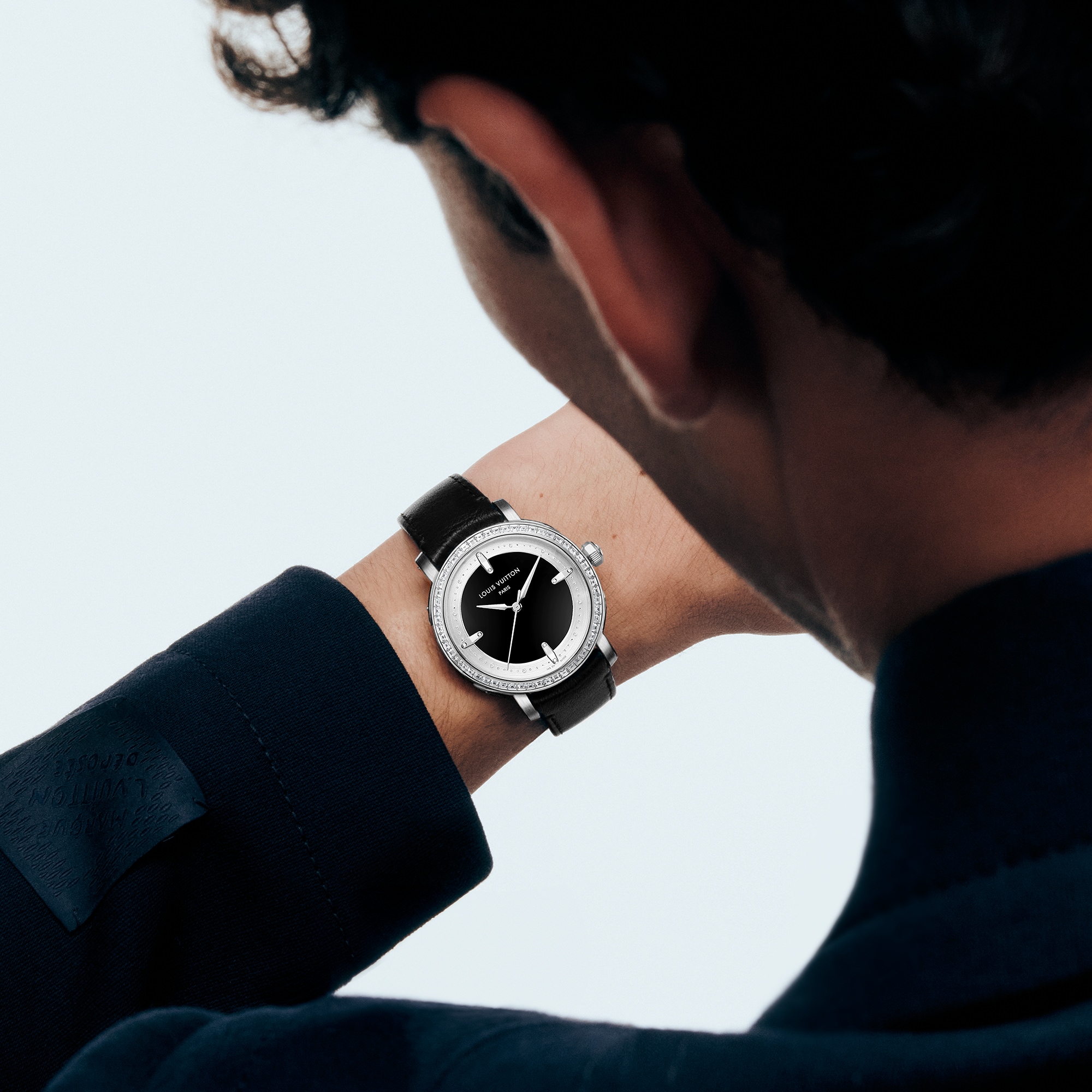 Louis Vuitton Escale, Automatikuhrwerk, 40.5 mm, Platin und Diamanten  Uhren Alle Uhren } | LOUIS VUITTON (Zoom)
