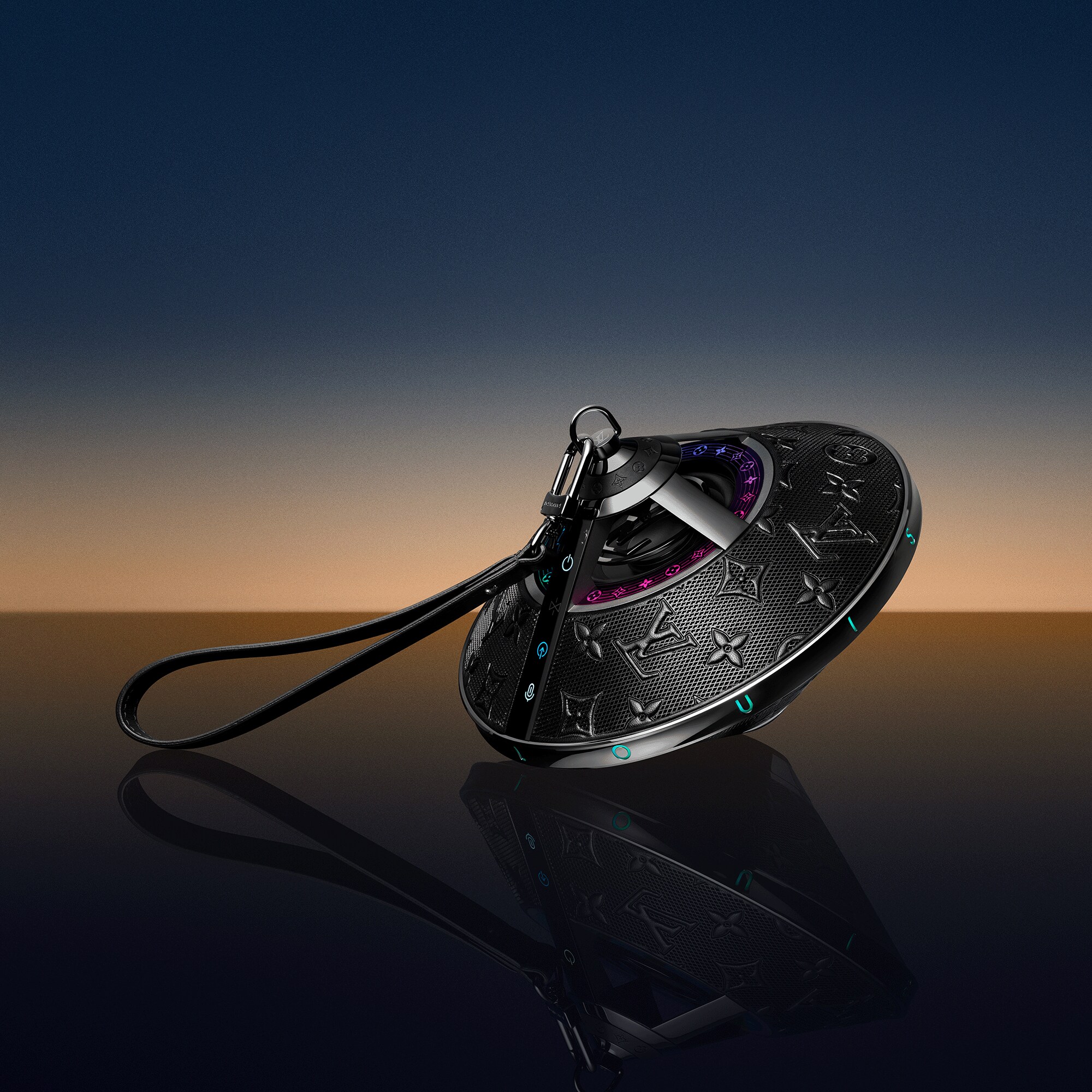 Louis Vuitton Horizon Light Up Lautsprecher  Trunks, Reisen und Wohnen Hightech und Accessoires Audio Objects, Smartwatches und Accessoires | LOUIS VUITTON (Zoom)