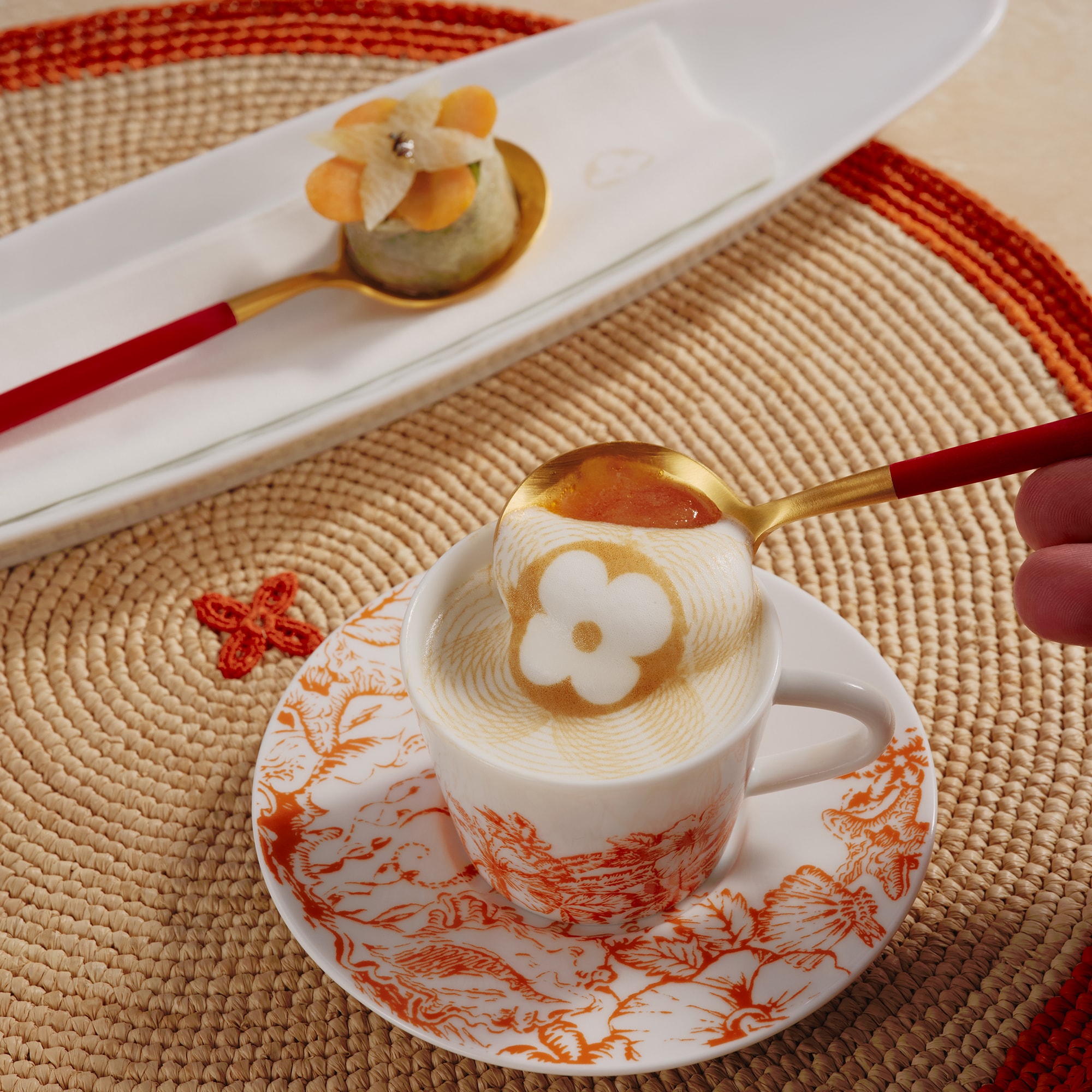 LV By The Pool Set mit 2 Kaffeetassen und den dazugehörigen Untertassen  Trunks, Reisen und Wohnen Wohnen und Art of Dining Art of Dining | LOUIS VUITTON (Zoom)