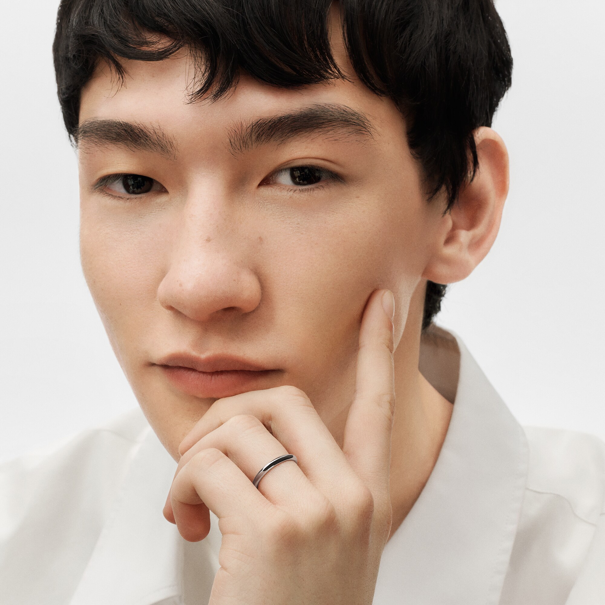 LV Diamonds 2,5 mm breiter Ehering, Platin  Schmuck Kategorien Wedding Bands | LOUIS VUITTON (Zoom)