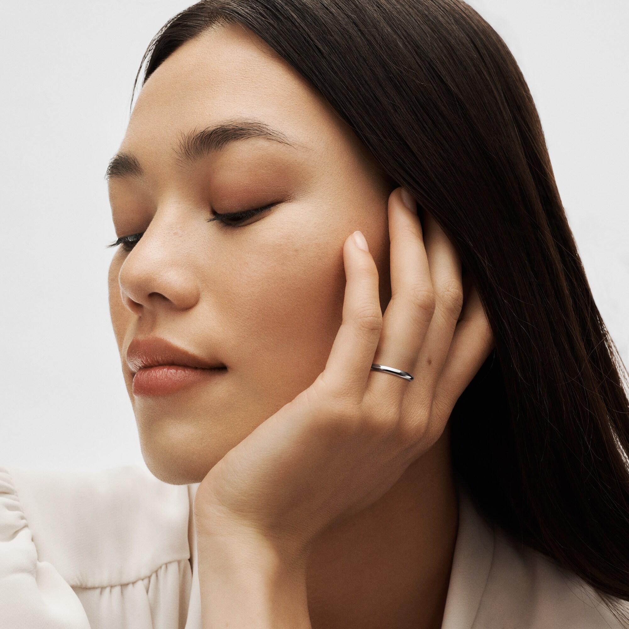 LV Diamonds 2,5 mm breiter Ehering, Platin  Schmuck Kategorien Wedding Bands | LOUIS VUITTON (Zoom)