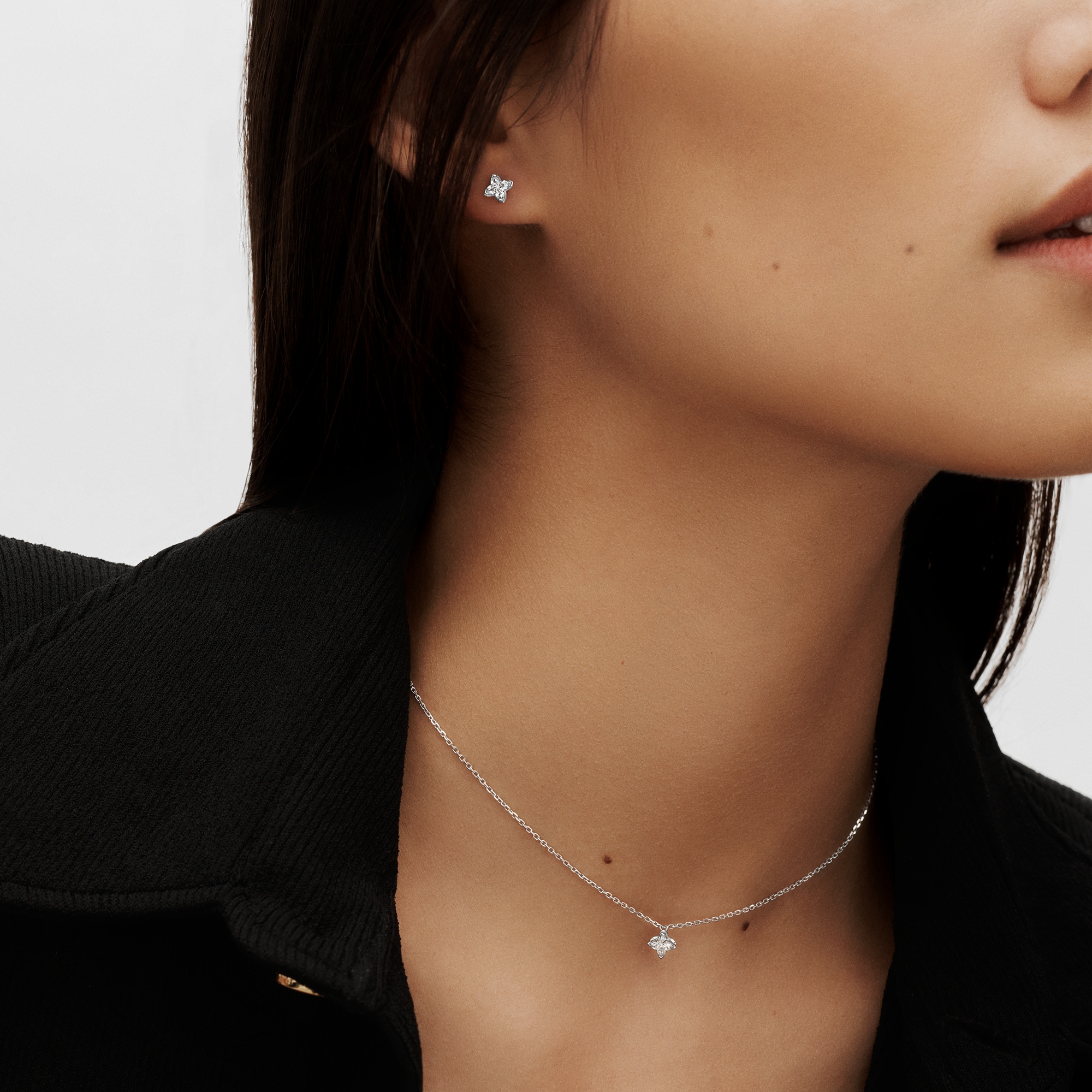 LV Diamonds Anhänger mit Halskette, LV Monogram Sternschliff  Schmuck Kollektionen LV Diamonds | LOUIS VUITTON (Zoom)