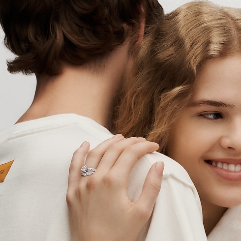 LV Diamonds diamantenbesetzter V Ring, Platin Schmuck Kategorien Wedding Bands | LOUIS VUITTON (Zoom)