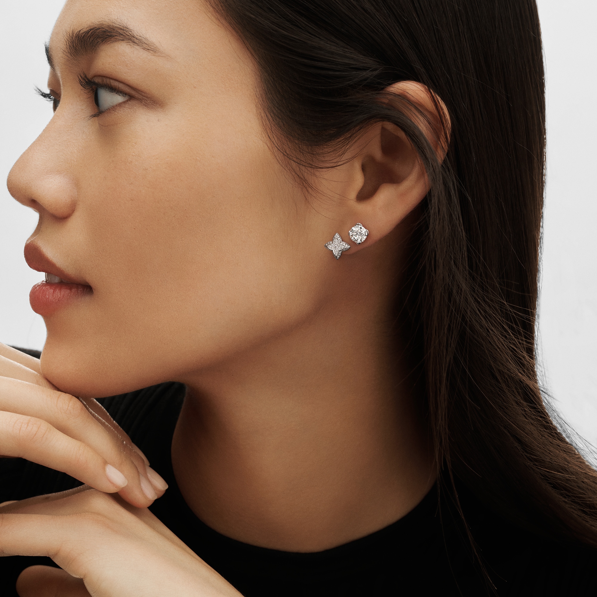 LV Diamonds doppelter Ohrstecker, runder Brillantschliff - Einzelstück  Schmuck Kollektionen LV Diamonds | LOUIS VUITTON (Zoom)