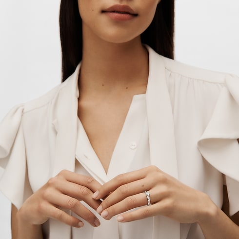 LV Diamonds Solitär-Ring, LV Monogram Sternschliff Schmuck Kollektionen LV Diamonds | LOUIS VUITTON (Zoom)