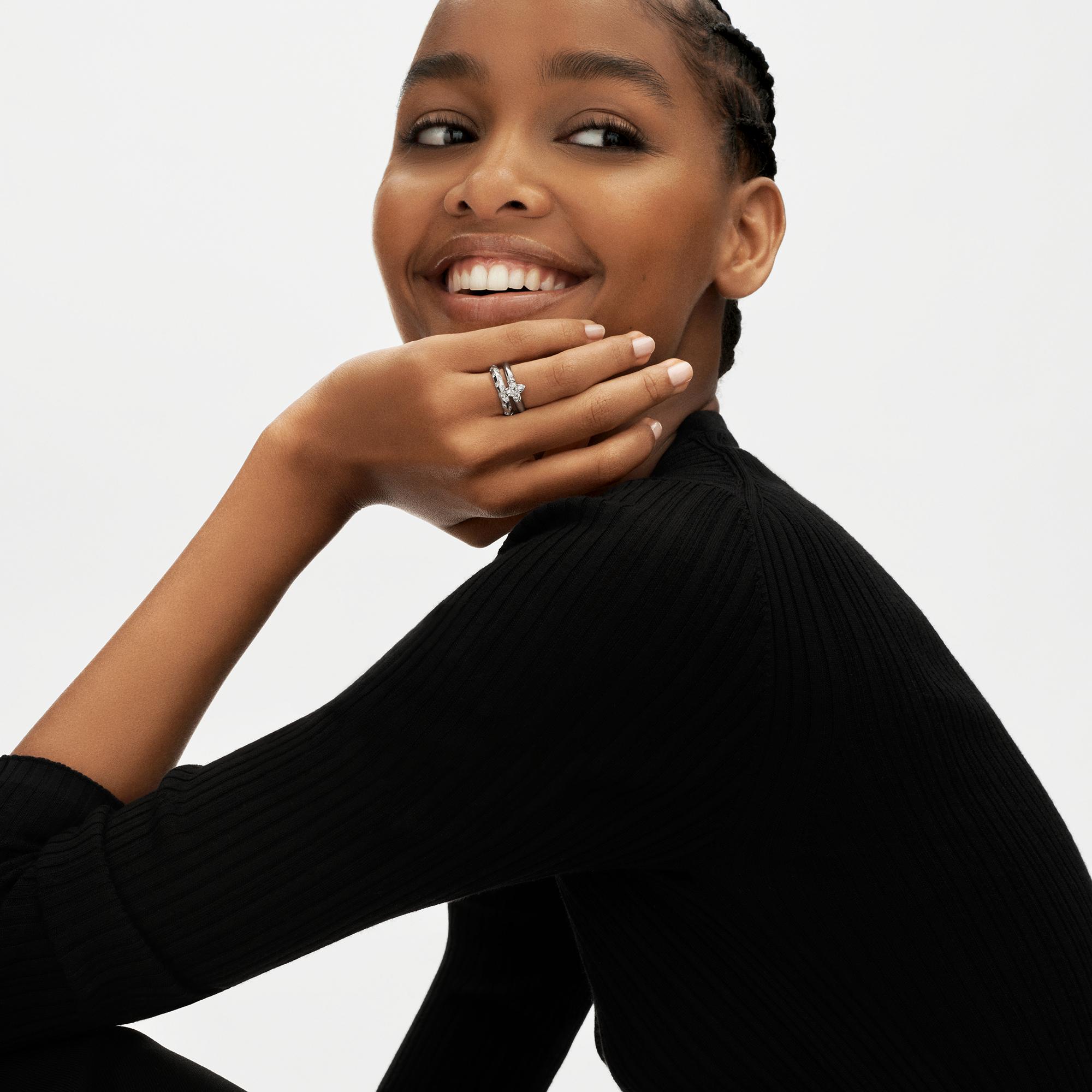 LV Diamonds Solitär-Ring, LV Monogram Sternschliff  Schmuck Kollektionen LV Diamonds | LOUIS VUITTON (Zoom)