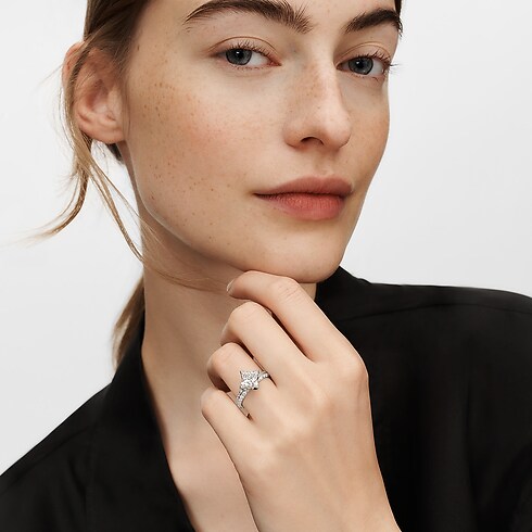 LV Diamonds Solitär-Ring mit Diamanten-Pavé, LV Monogram Sternschliff Schmuck Kollektionen LV Diamonds | LOUIS VUITTON (Zoom)