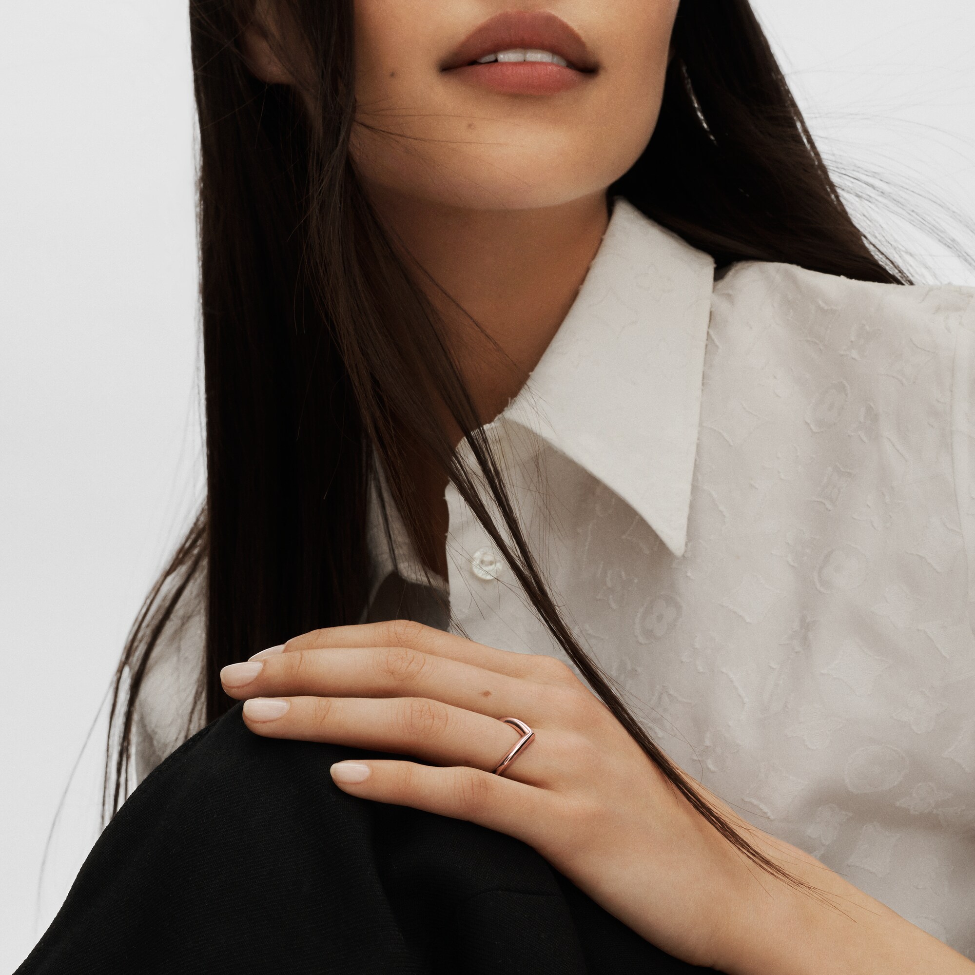 LV Diamonds V Ring, Roségold  Schmuck Kategorien Wedding Bands | LOUIS VUITTON (Zoom)