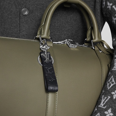 LV Shadow Dragonne Taschenschmuck & Schlüsselanhänger S00 Herren Accessoires Schlüsselanhänger und Taschenschmuck | LOUIS VUITTON (Zoom)