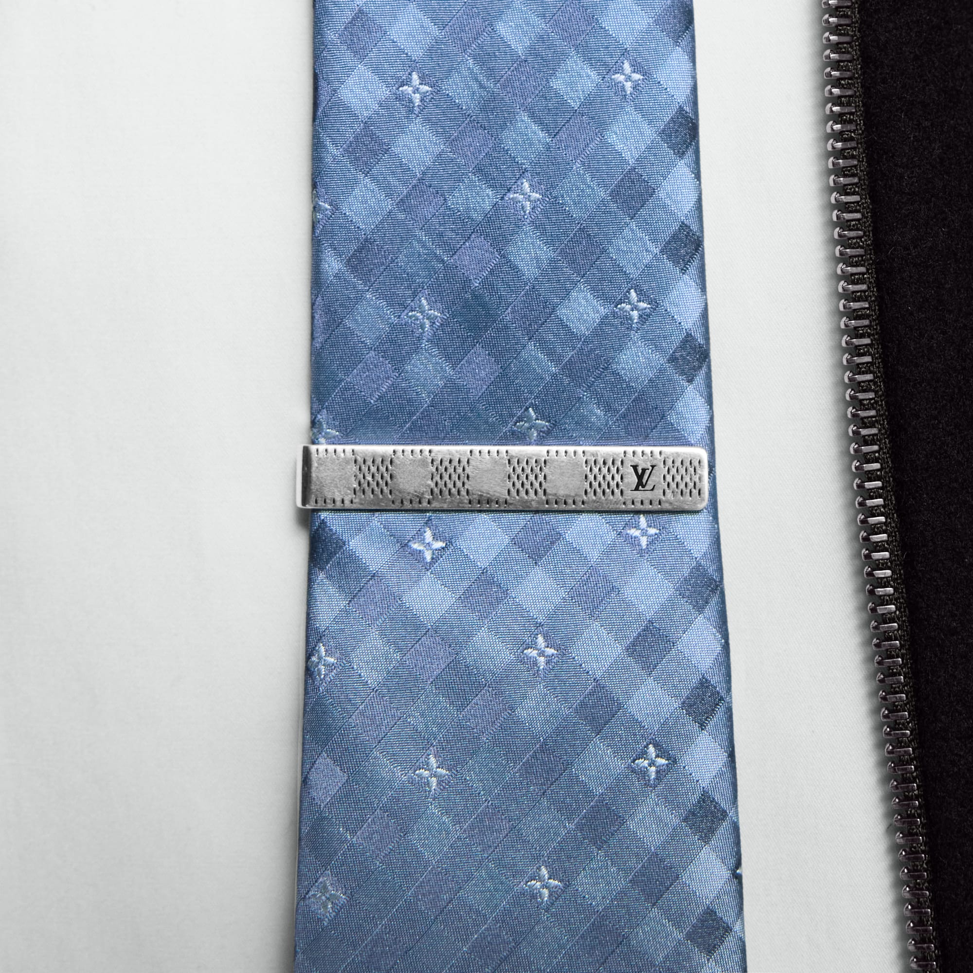 LV Suit Krawattennadel S00 Herren Accessoires Krawatten und Einstecktücher  | LOUIS VUITTON (Zoom)